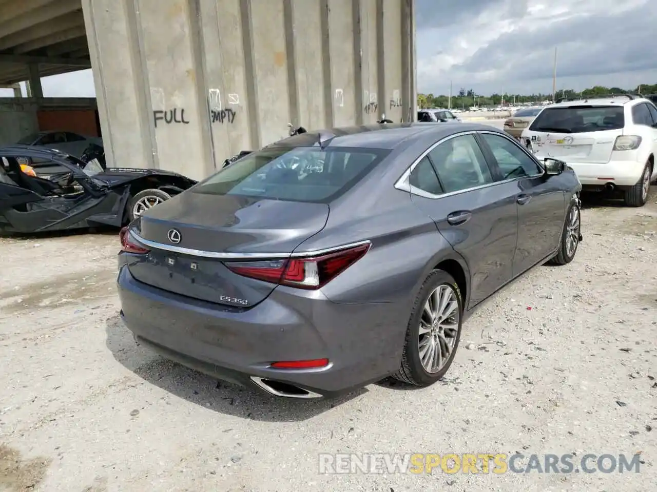 4 Photograph of a damaged car 58ABZ1B11KU038881 LEXUS ES350 2019