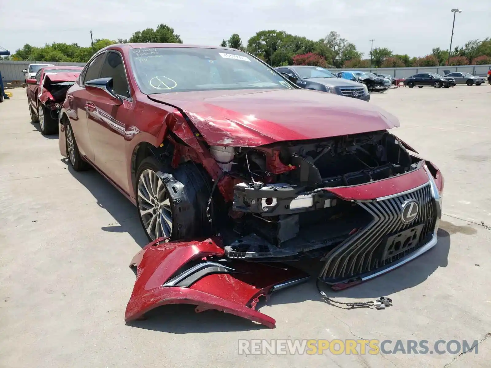 1 Photograph of a damaged car 58ABZ1B11KU043434 LEXUS ES350 2019