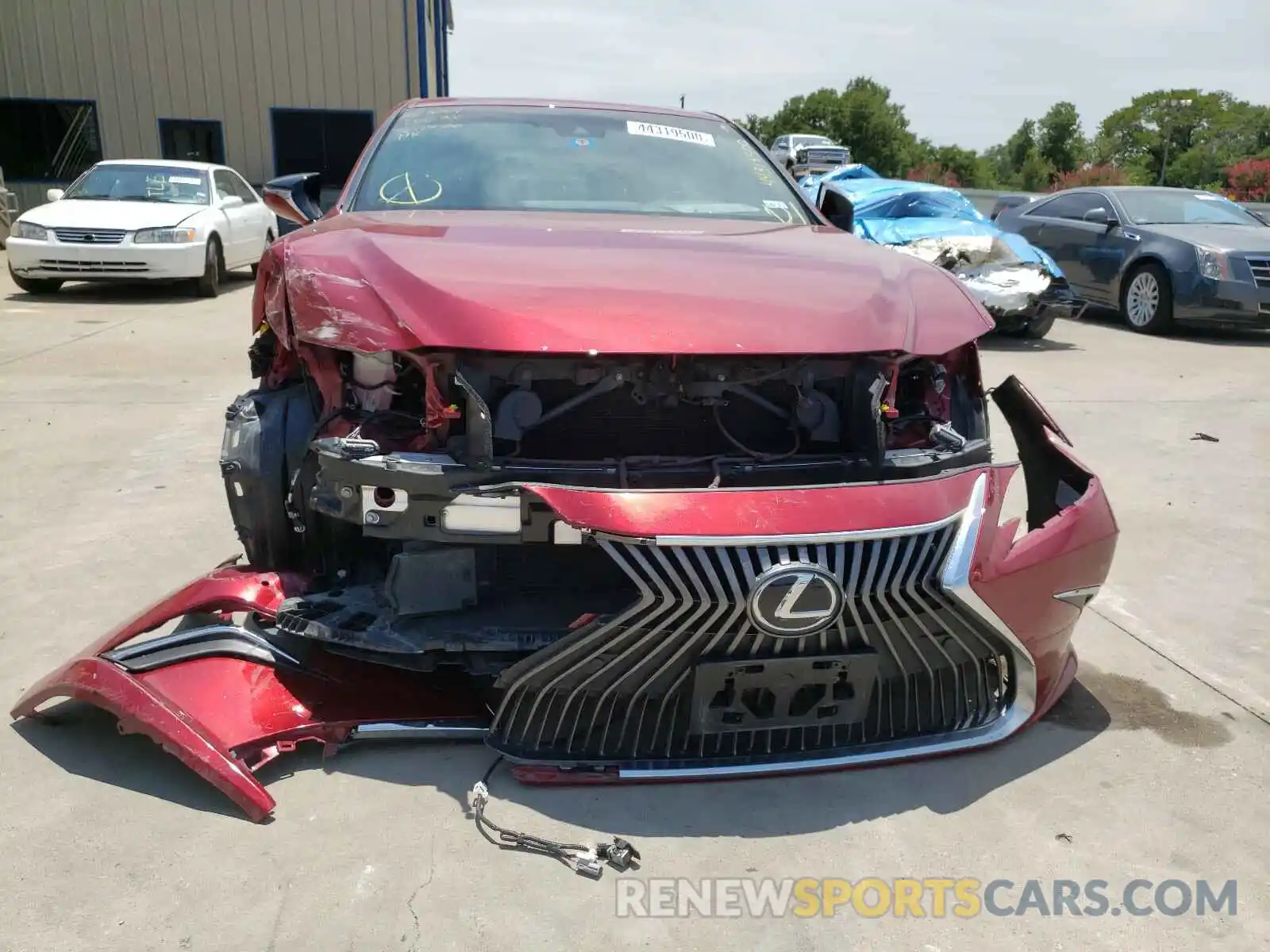 9 Photograph of a damaged car 58ABZ1B11KU043434 LEXUS ES350 2019