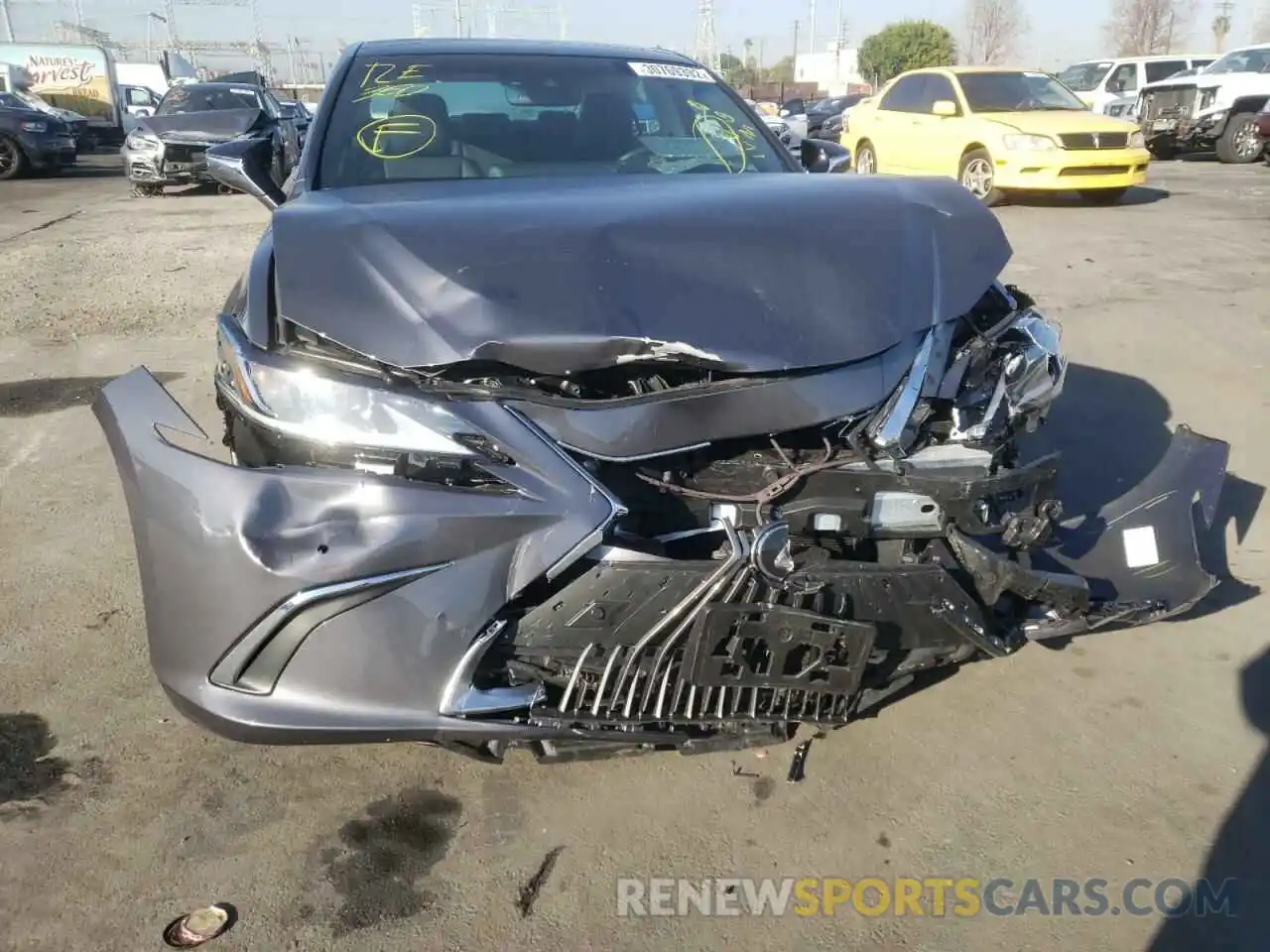 9 Photograph of a damaged car 58ABZ1B11KU047029 LEXUS ES350 2019