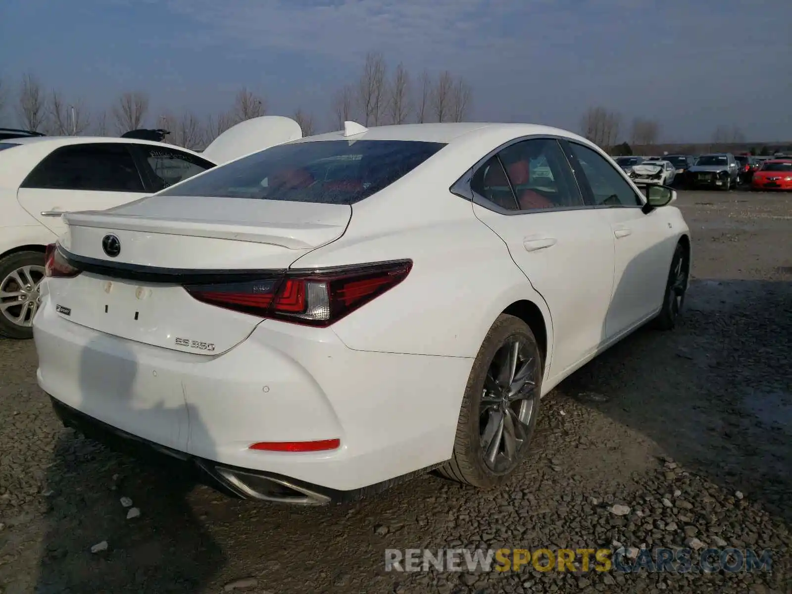 4 Photograph of a damaged car 58ABZ1B11KU050805 LEXUS ES350 2019