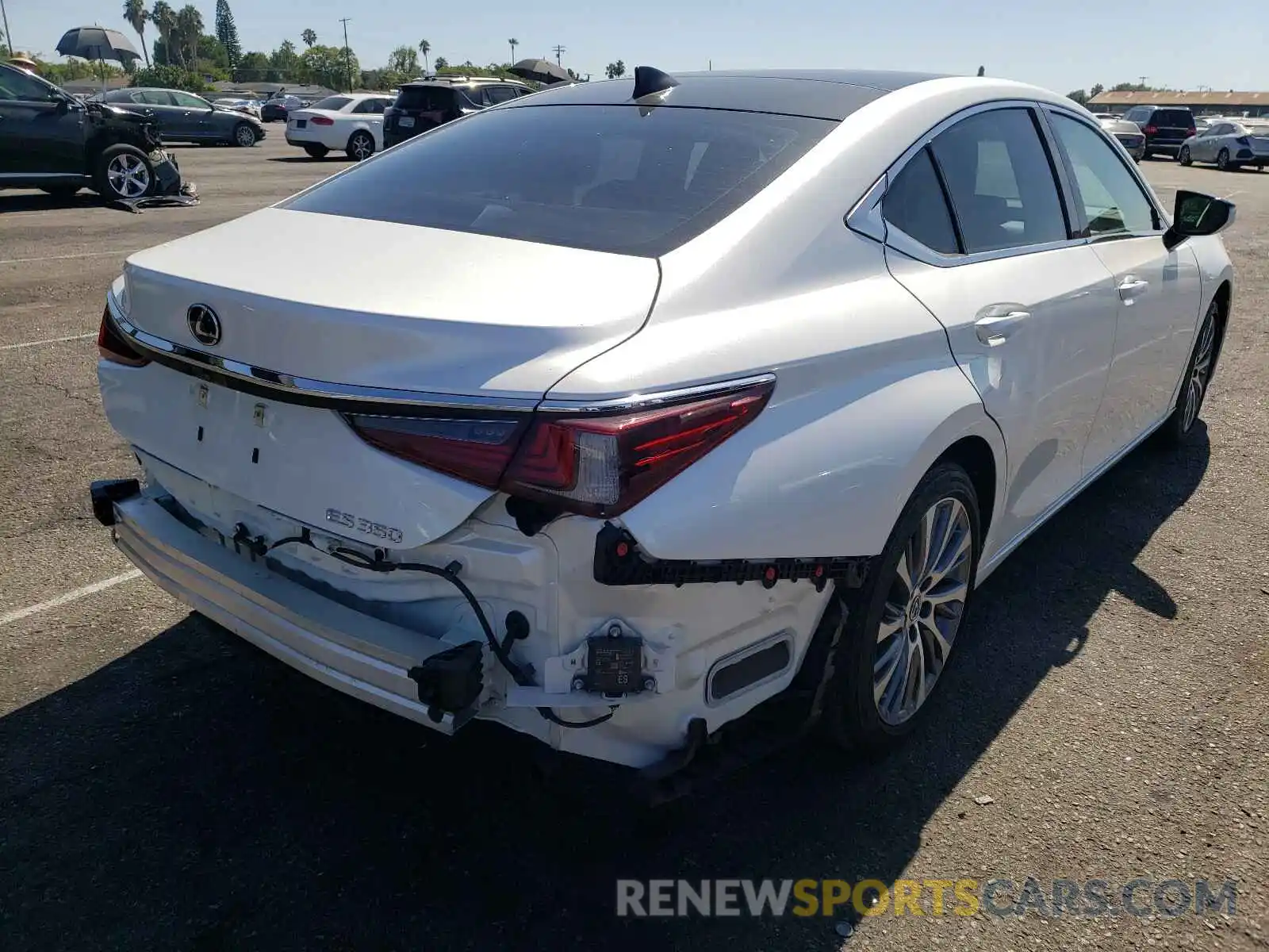 4 Photograph of a damaged car 58ABZ1B12KU002939 LEXUS ES350 2019