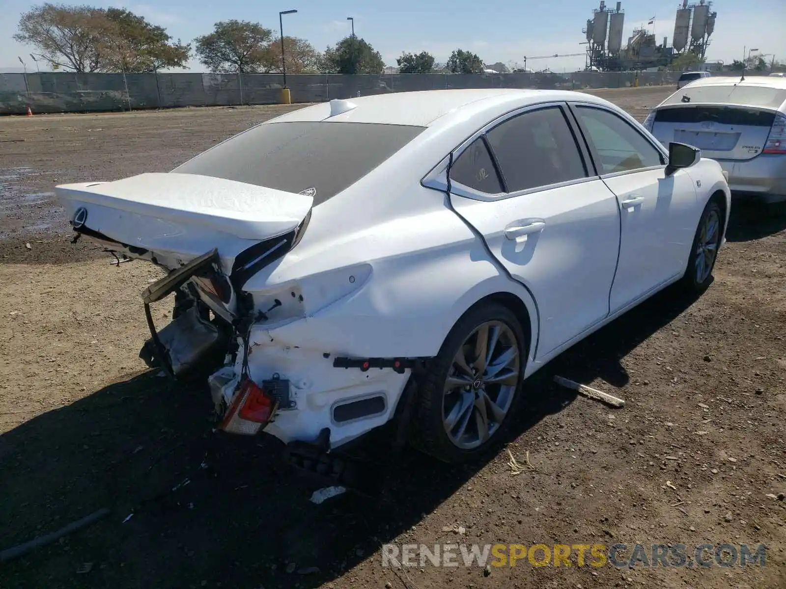 4 Photograph of a damaged car 58ABZ1B12KU003301 LEXUS ES350 2019