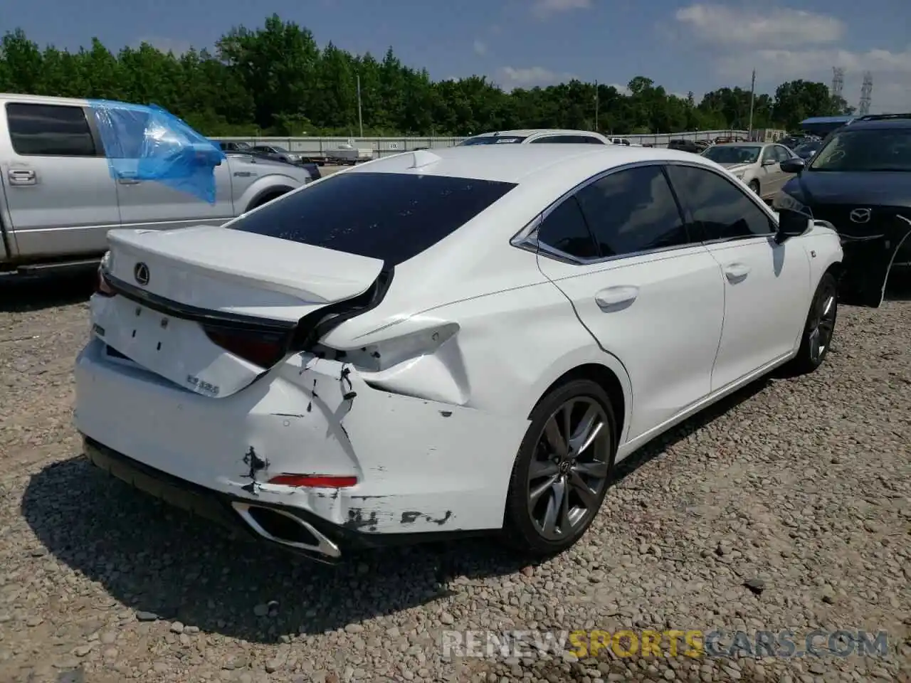 4 Photograph of a damaged car 58ABZ1B12KU003900 LEXUS ES350 2019