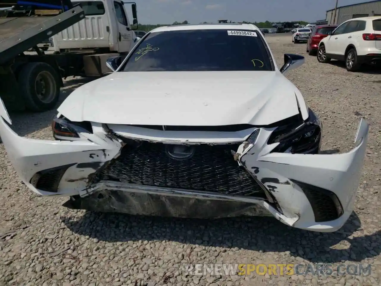 9 Photograph of a damaged car 58ABZ1B12KU003900 LEXUS ES350 2019