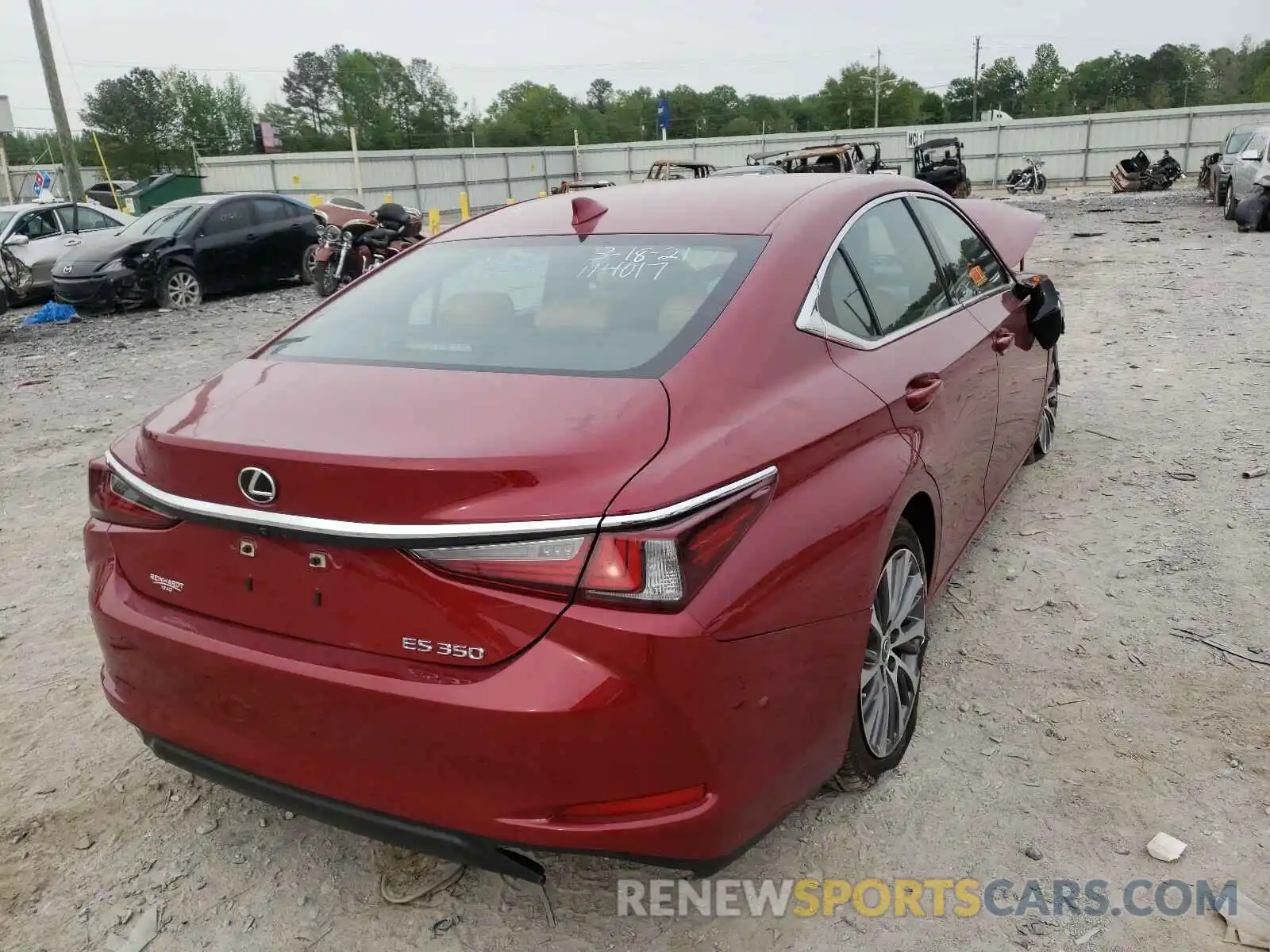 4 Photograph of a damaged car 58ABZ1B12KU004089 LEXUS ES350 2019