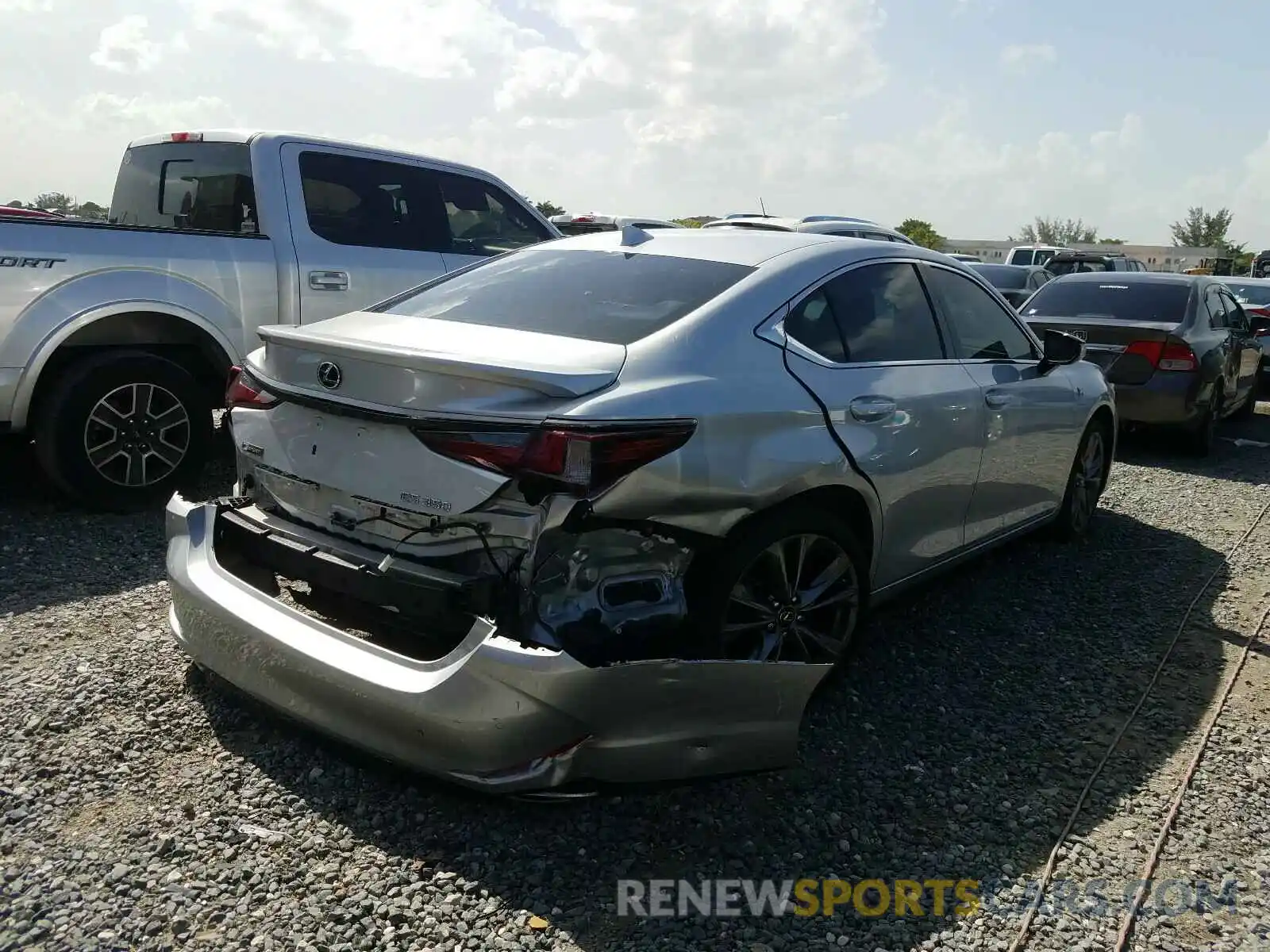 4 Photograph of a damaged car 58ABZ1B12KU004285 LEXUS ES350 2019