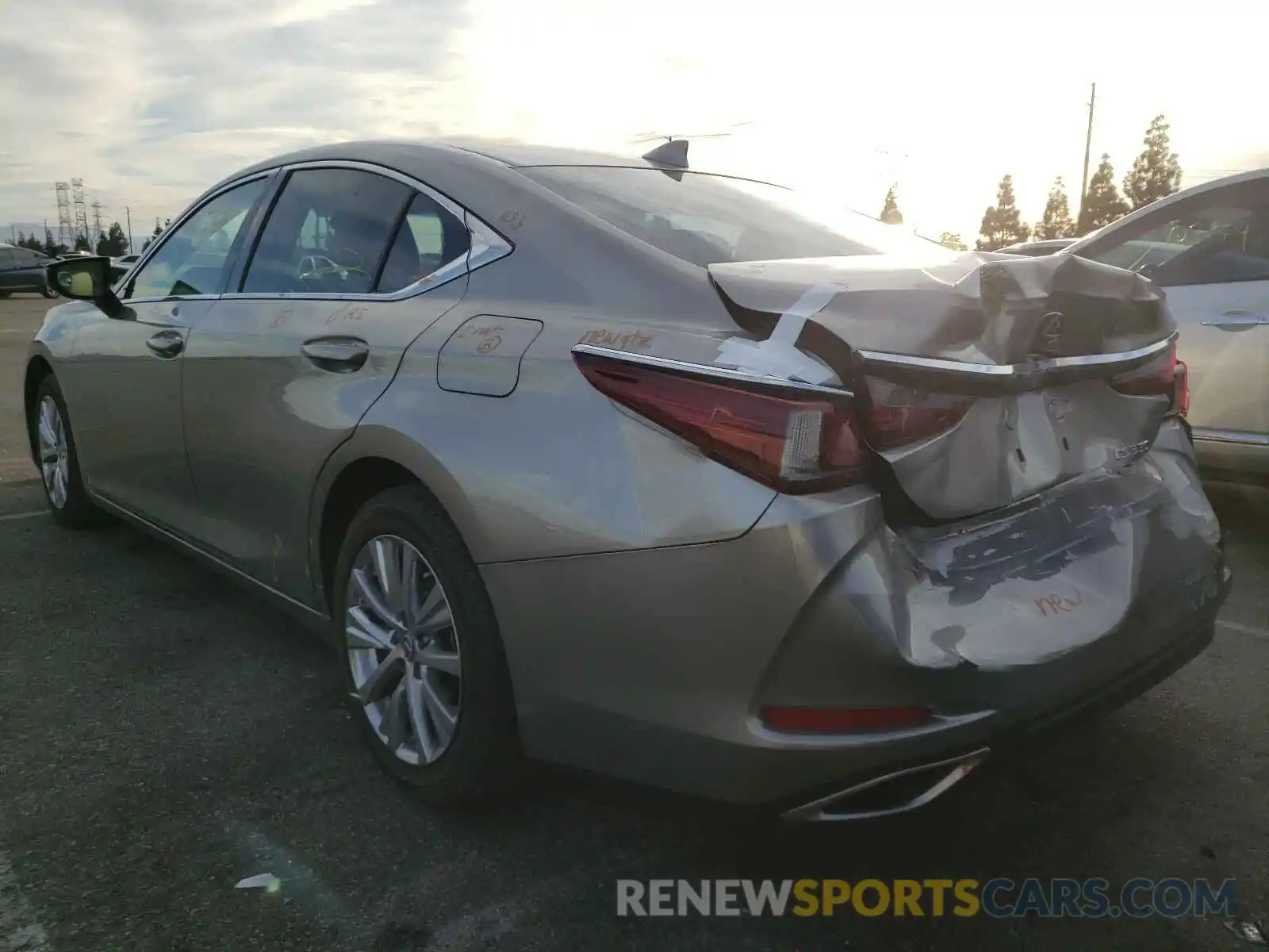 3 Photograph of a damaged car 58ABZ1B12KU008630 LEXUS ES350 2019