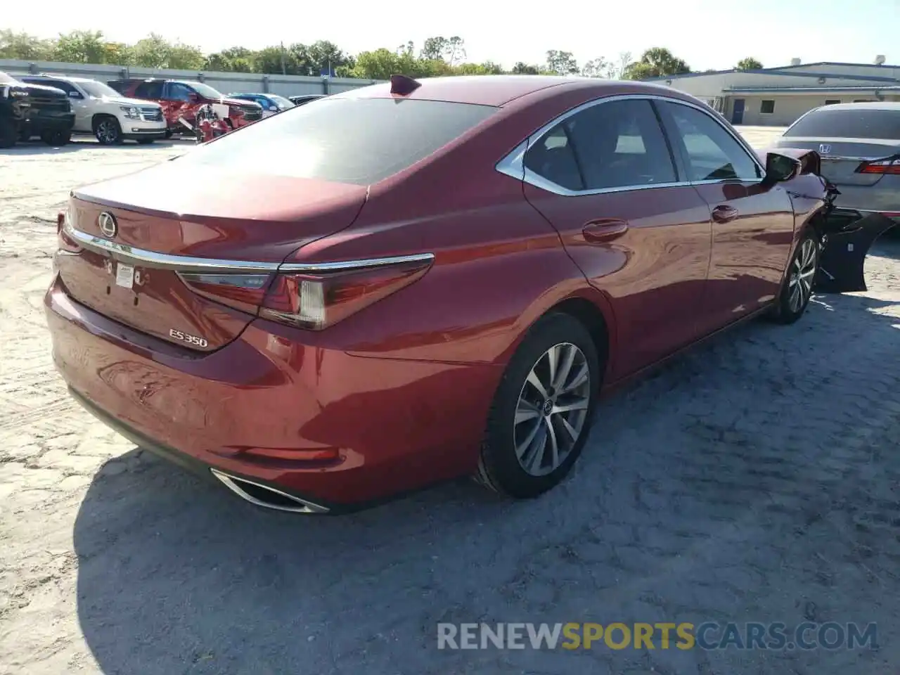 4 Photograph of a damaged car 58ABZ1B12KU009177 LEXUS ES350 2019