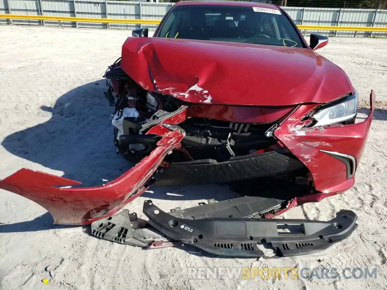 9 Photograph of a damaged car 58ABZ1B12KU009177 LEXUS ES350 2019