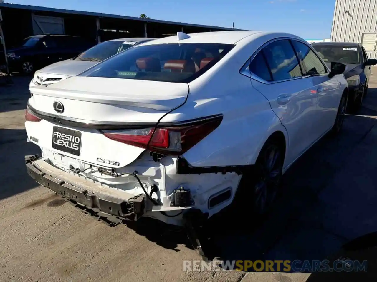 4 Photograph of a damaged car 58ABZ1B12KU010121 LEXUS ES350 2019