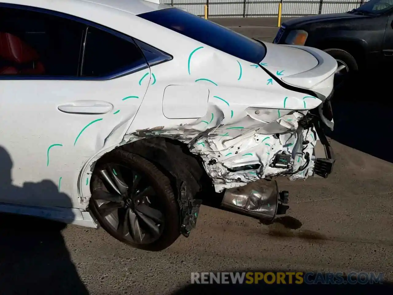 9 Photograph of a damaged car 58ABZ1B12KU010121 LEXUS ES350 2019