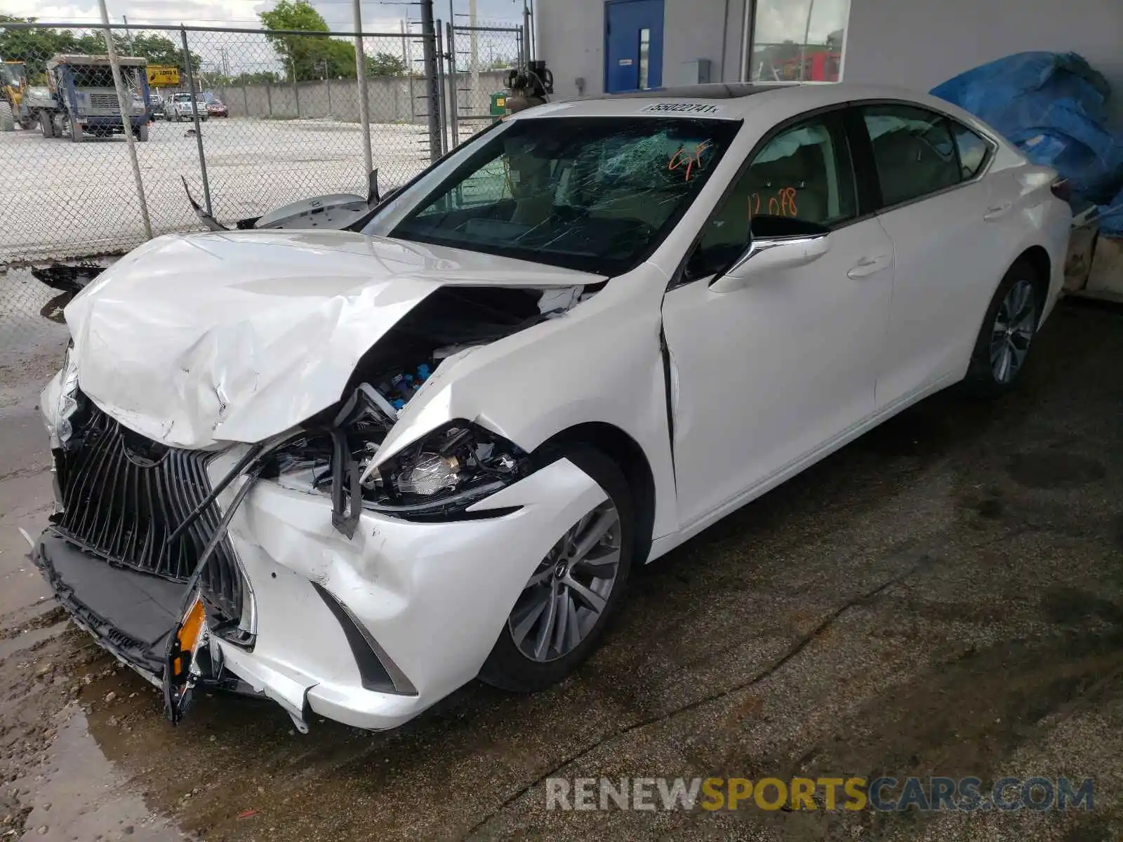 2 Photograph of a damaged car 58ABZ1B12KU012855 LEXUS ES350 2019