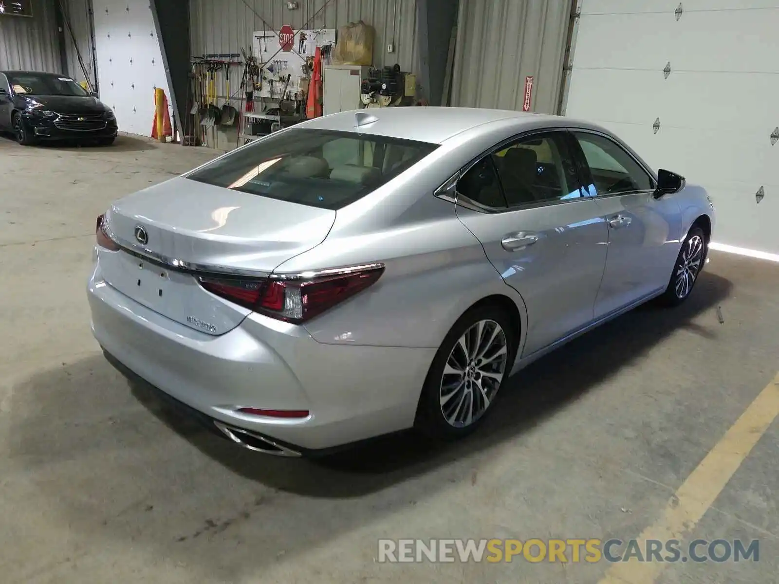 4 Photograph of a damaged car 58ABZ1B12KU012886 LEXUS ES350 2019