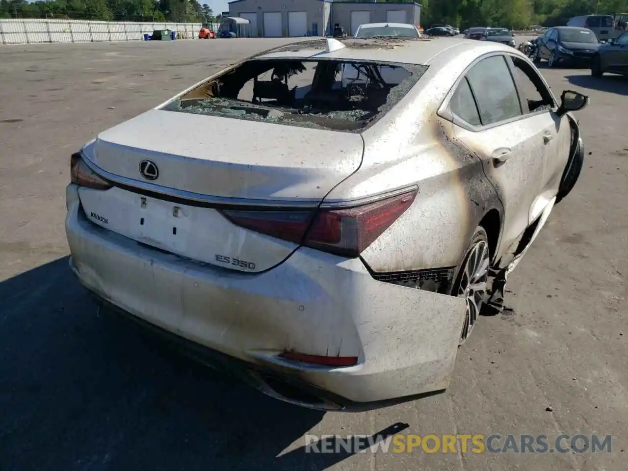 4 Photograph of a damaged car 58ABZ1B12KU014444 LEXUS ES350 2019