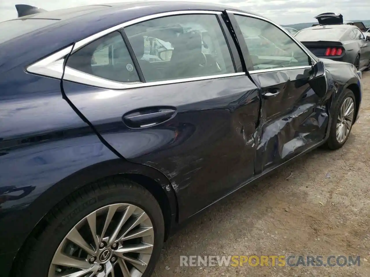 9 Photograph of a damaged car 58ABZ1B12KU019238 LEXUS ES350 2019