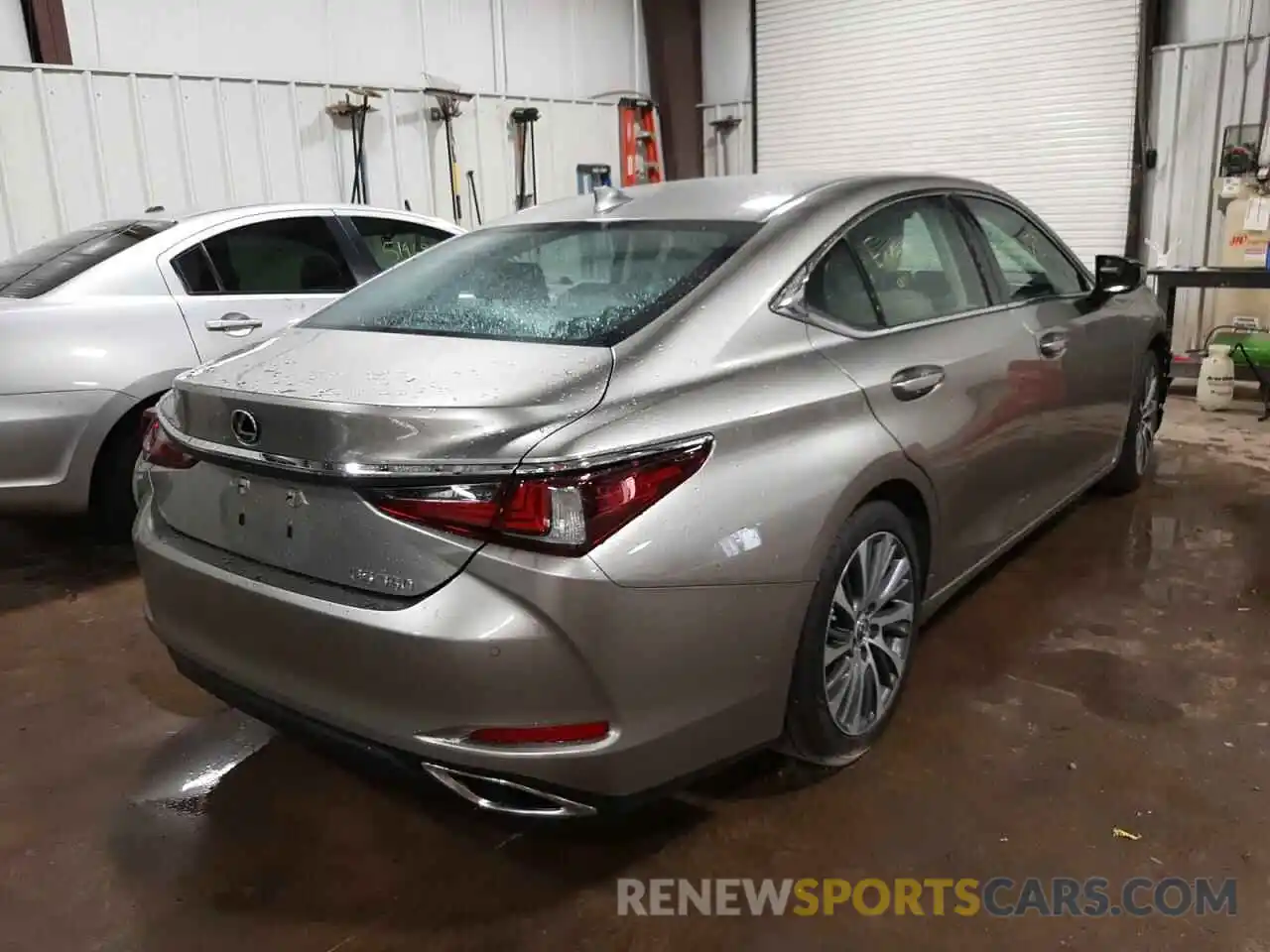 4 Photograph of a damaged car 58ABZ1B12KU019708 LEXUS ES350 2019