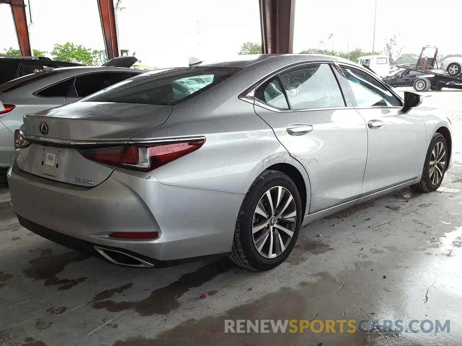 4 Photograph of a damaged car 58ABZ1B12KU022351 LEXUS ES350 2019