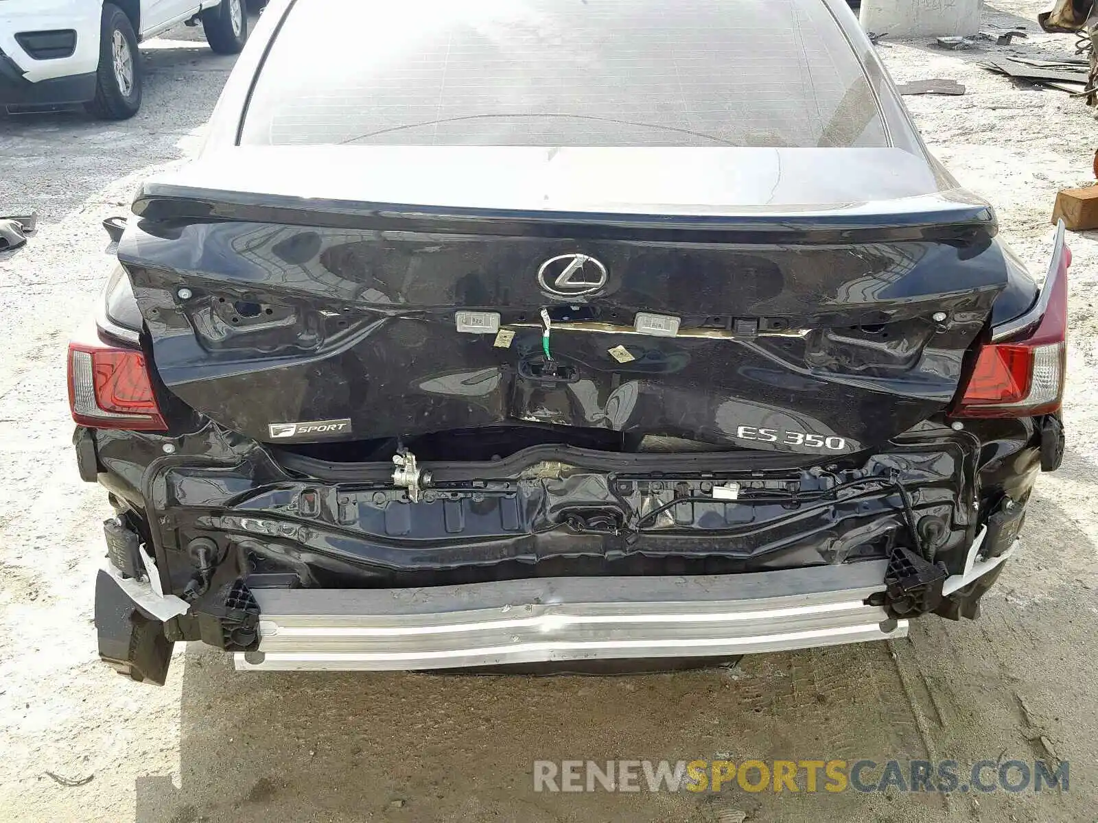 9 Photograph of a damaged car 58ABZ1B12KU023483 LEXUS ES350 2019