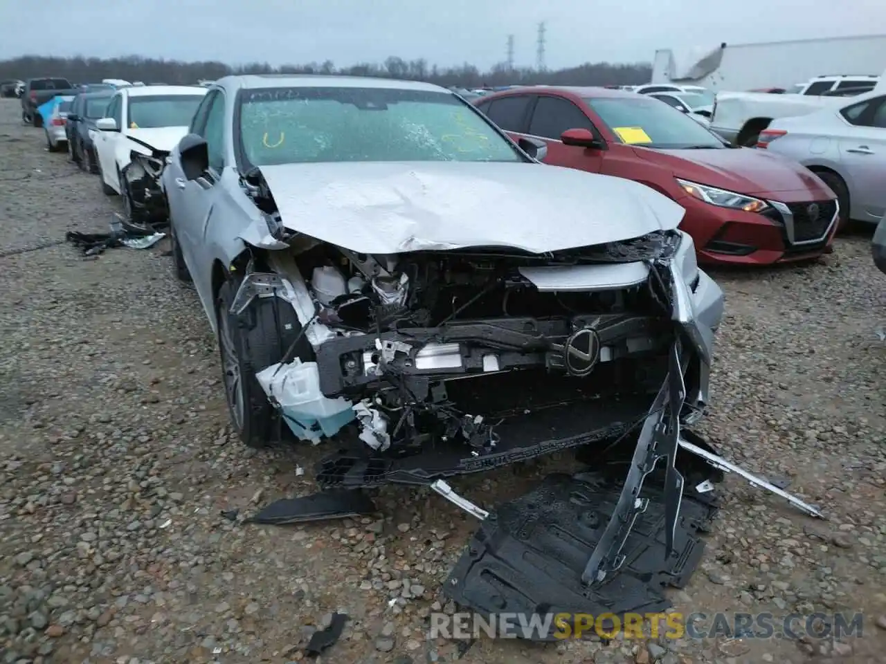 9 Photograph of a damaged car 58ABZ1B12KU025850 LEXUS ES350 2019