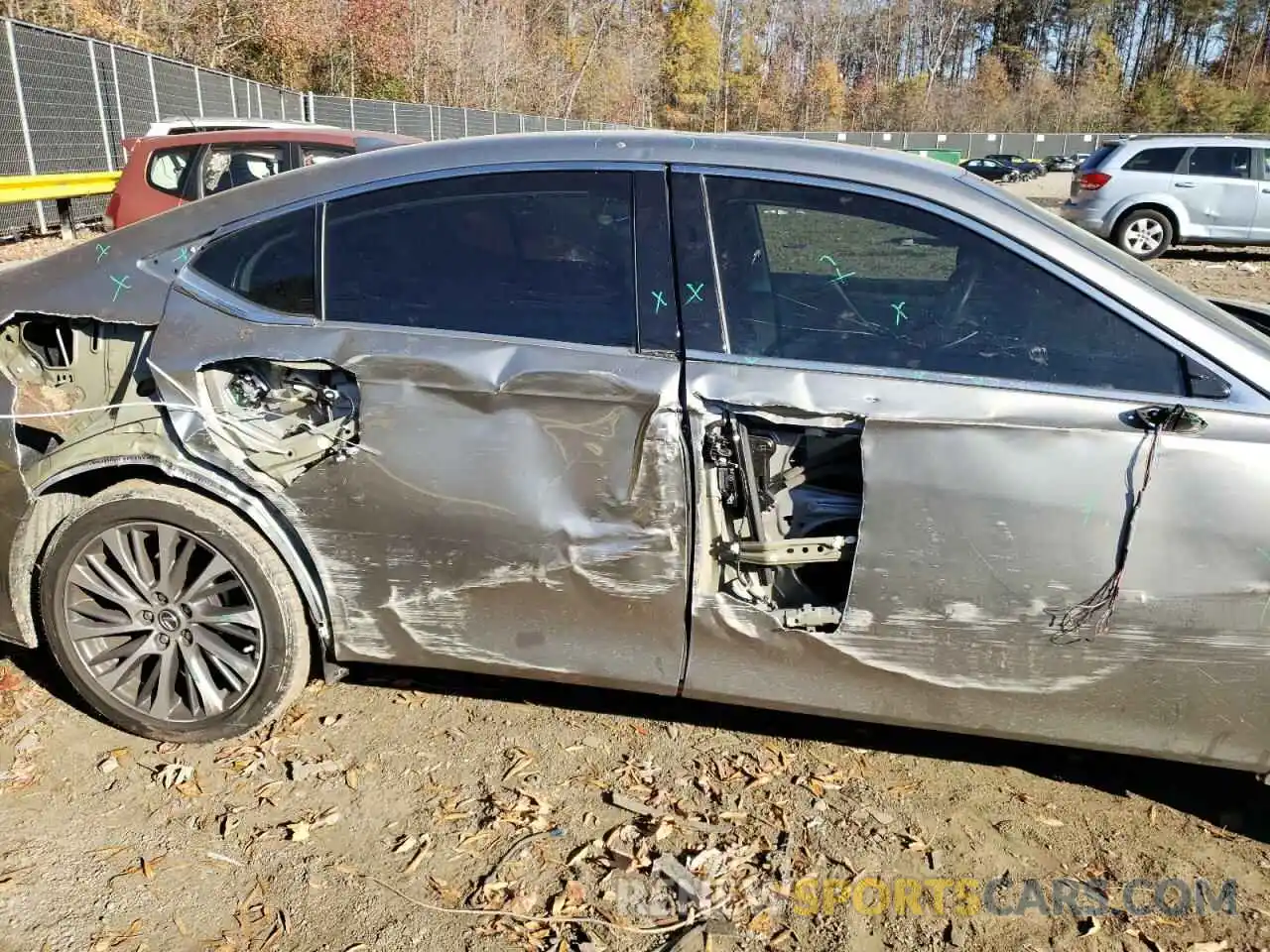 9 Photograph of a damaged car 58ABZ1B12KU027971 LEXUS ES350 2019