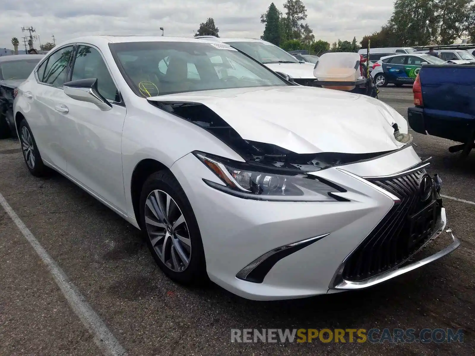 1 Photograph of a damaged car 58ABZ1B12KU030336 LEXUS ES350 2019