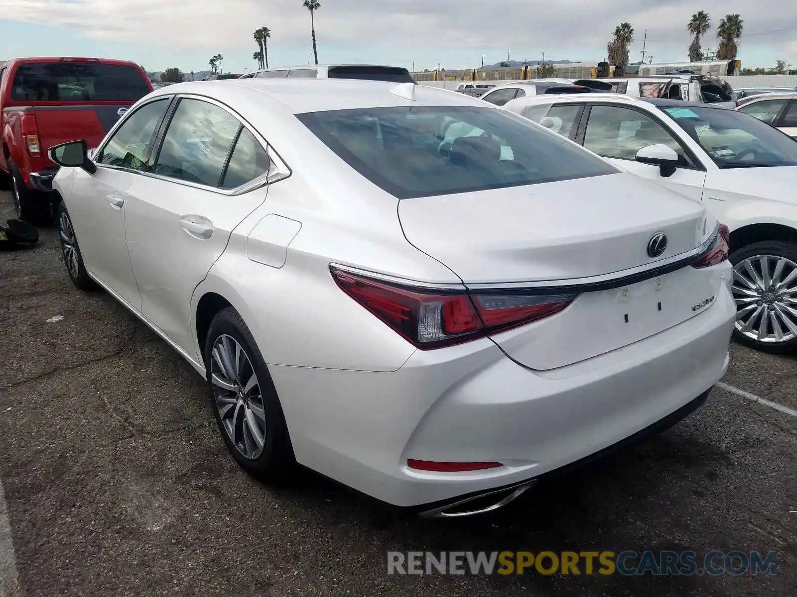 3 Photograph of a damaged car 58ABZ1B12KU030336 LEXUS ES350 2019