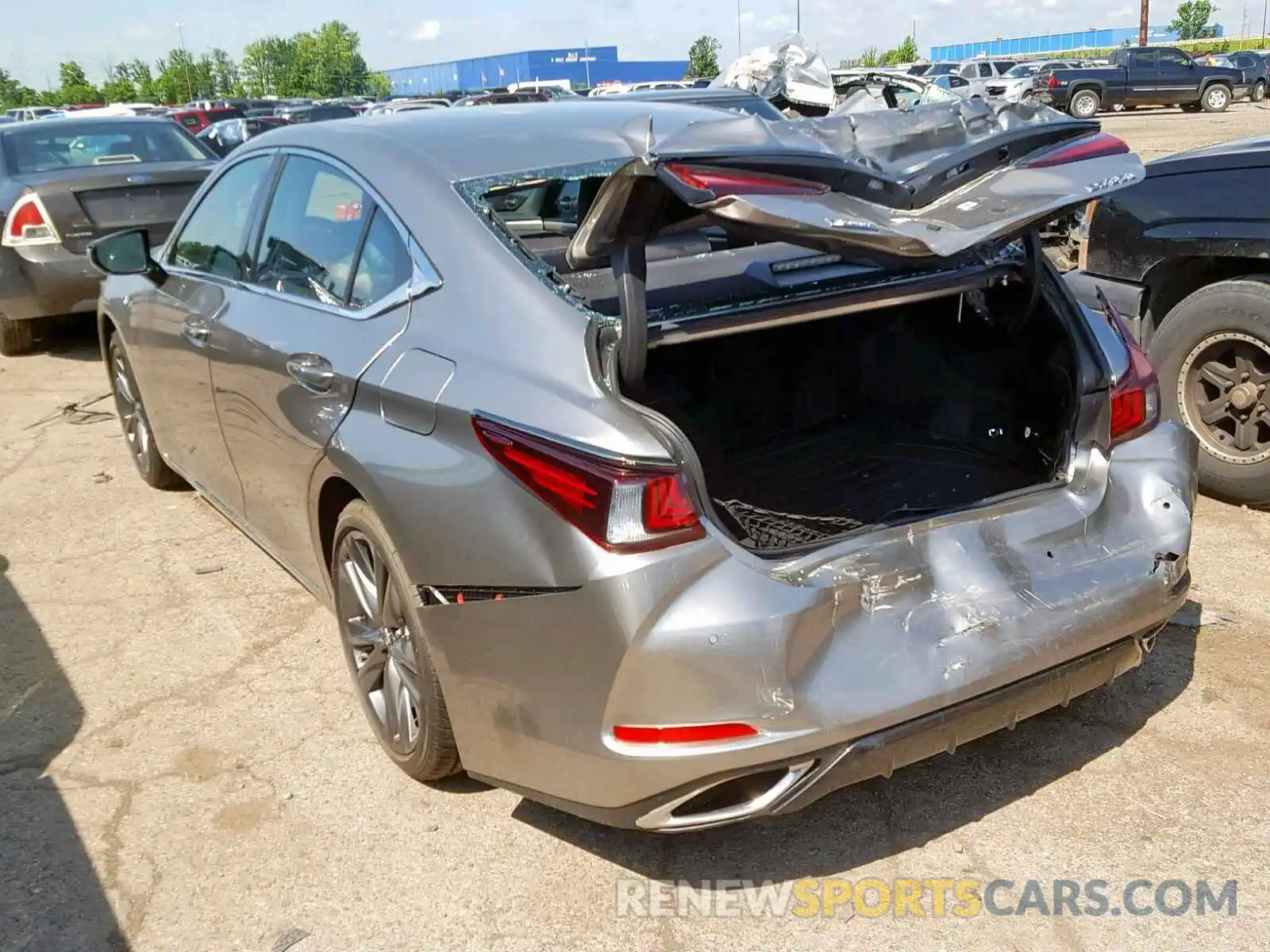 3 Photograph of a damaged car 58ABZ1B12KU031633 LEXUS ES350 2019