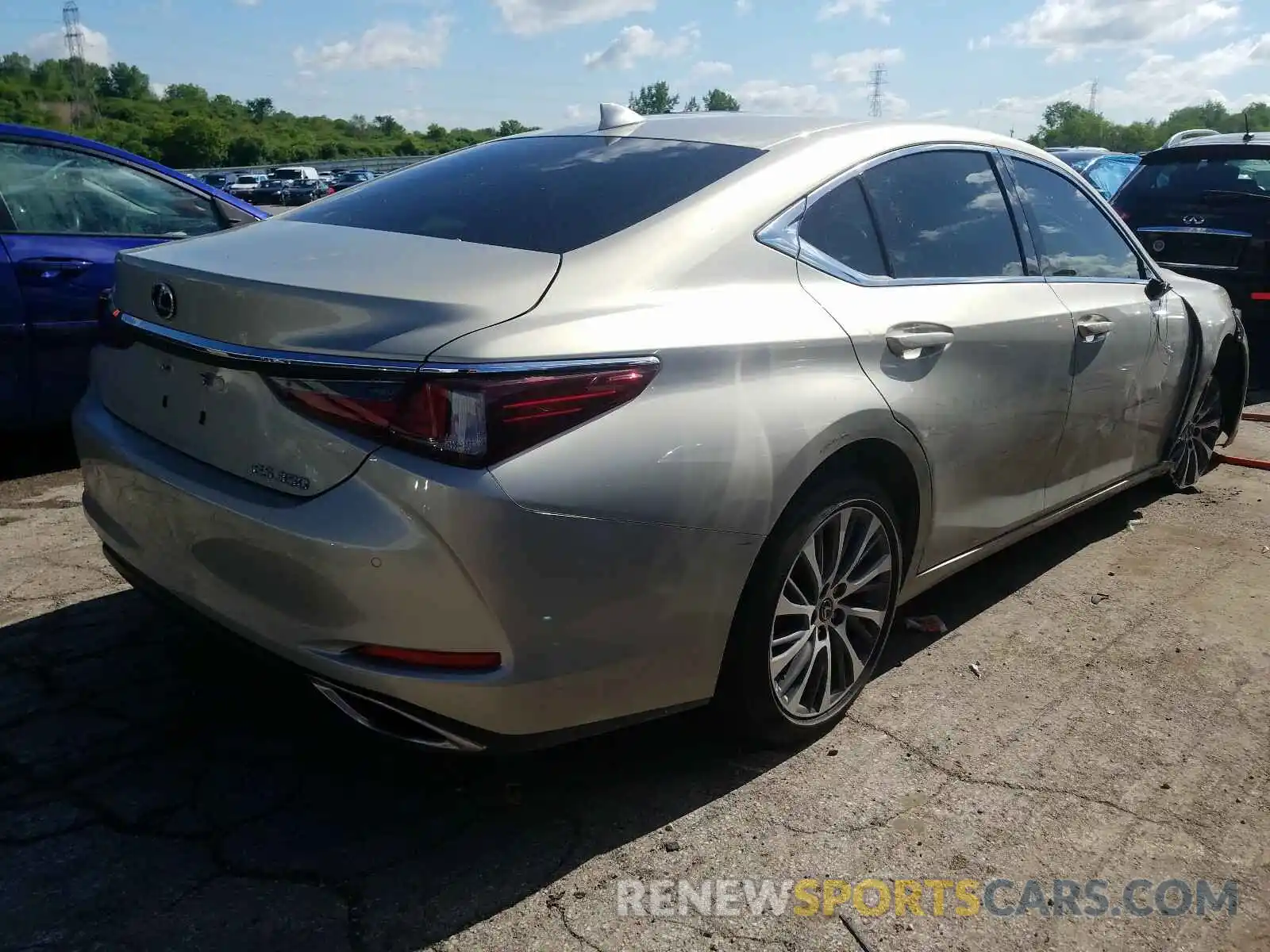 4 Photograph of a damaged car 58ABZ1B12KU031664 LEXUS ES350 2019