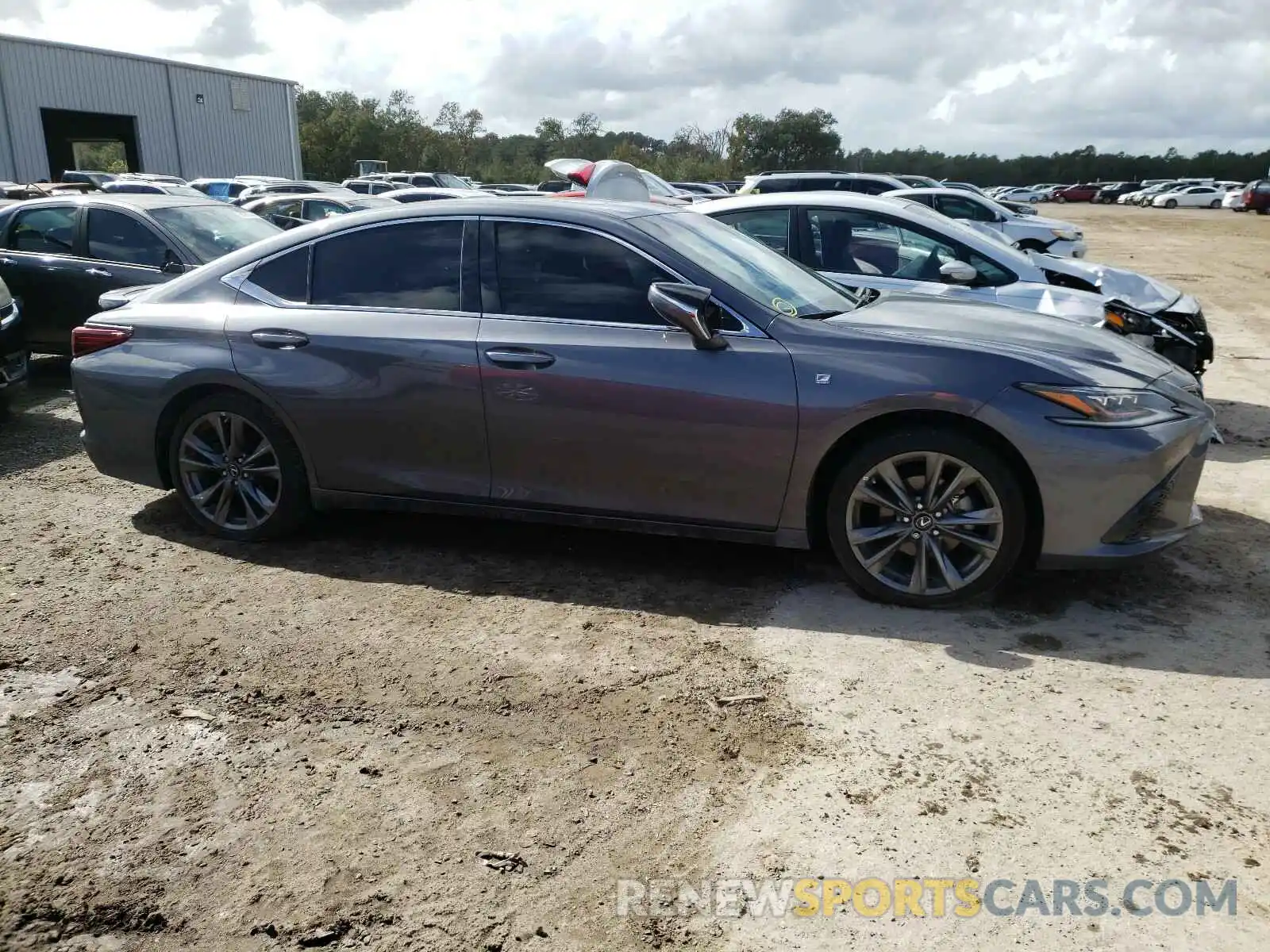 10 Photograph of a damaged car 58ABZ1B12KU031714 LEXUS ES350 2019