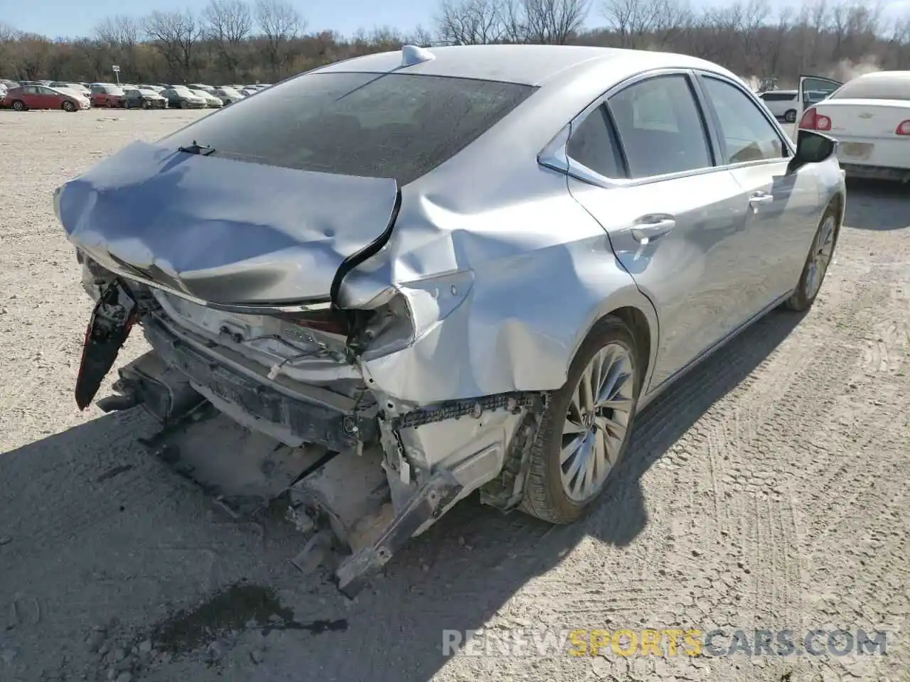 4 Photograph of a damaged car 58ABZ1B12KU035441 LEXUS ES350 2019