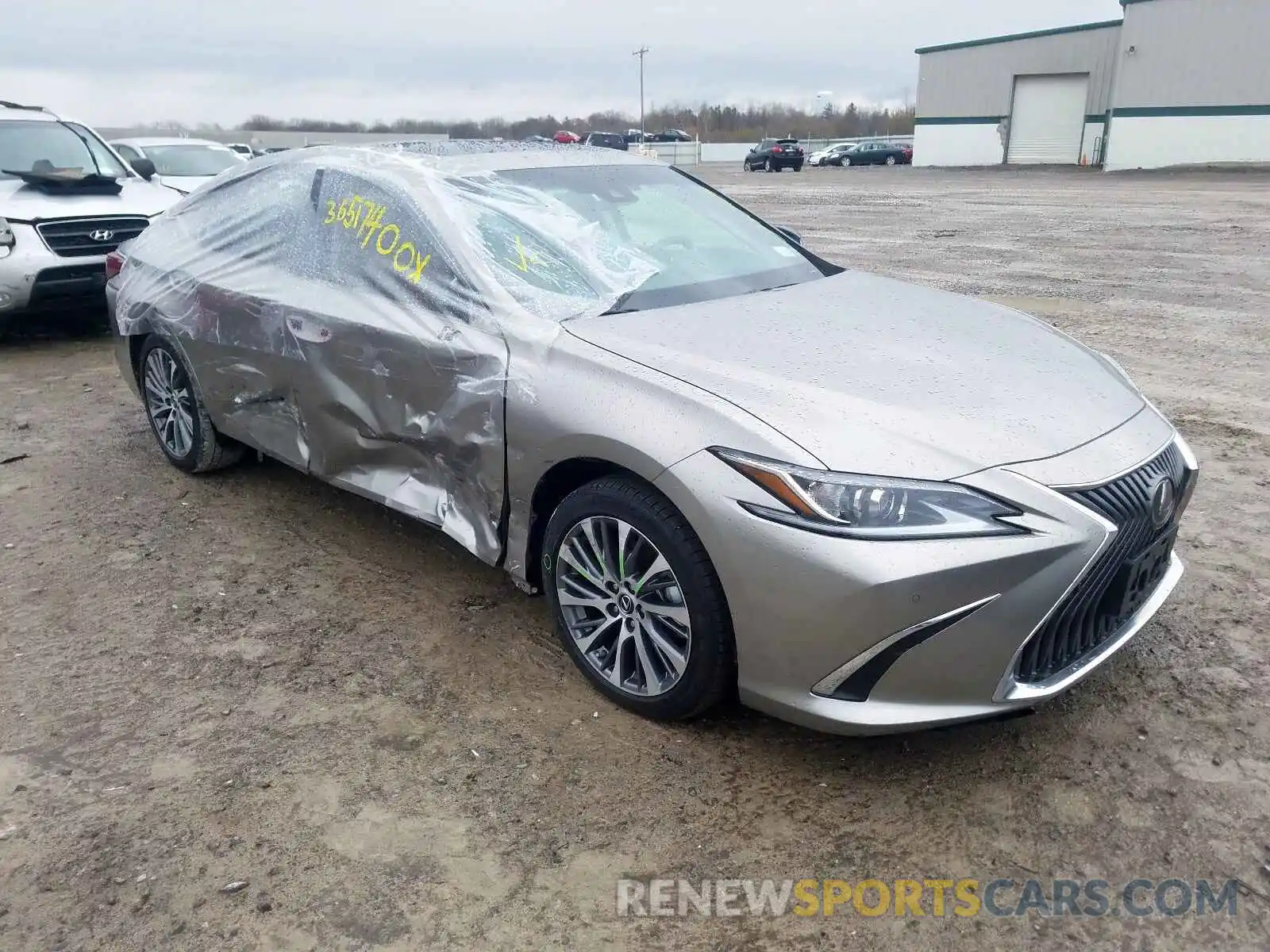 1 Photograph of a damaged car 58ABZ1B12KU040896 LEXUS ES350 2019