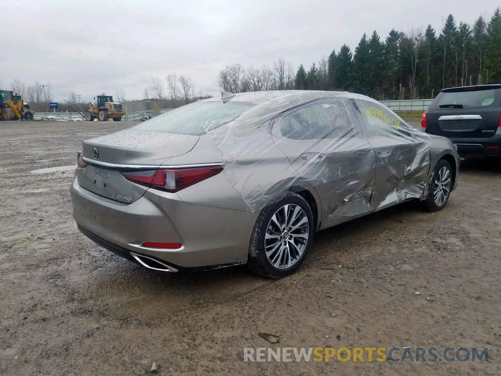 4 Photograph of a damaged car 58ABZ1B12KU040896 LEXUS ES350 2019