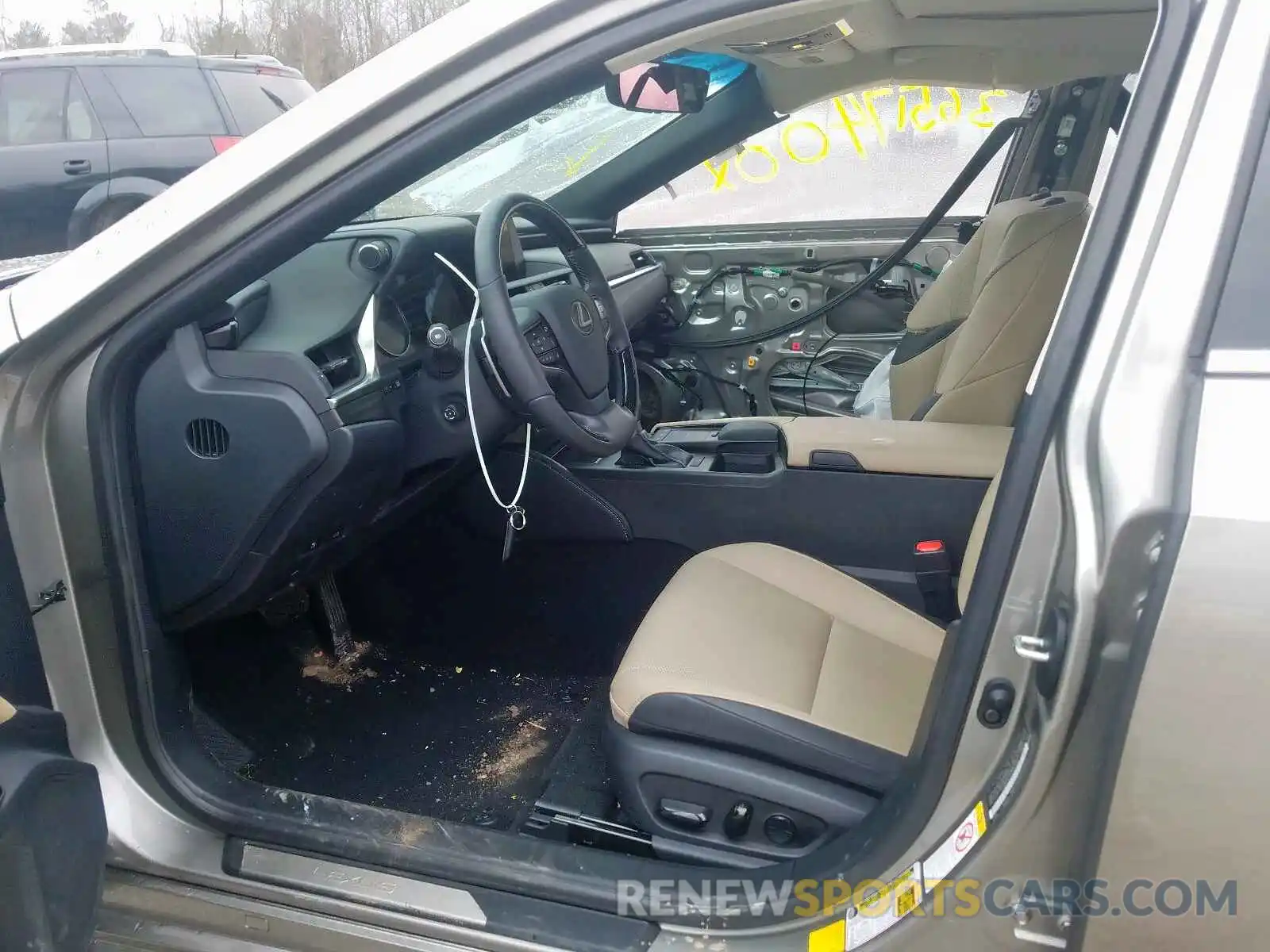 5 Photograph of a damaged car 58ABZ1B12KU040896 LEXUS ES350 2019