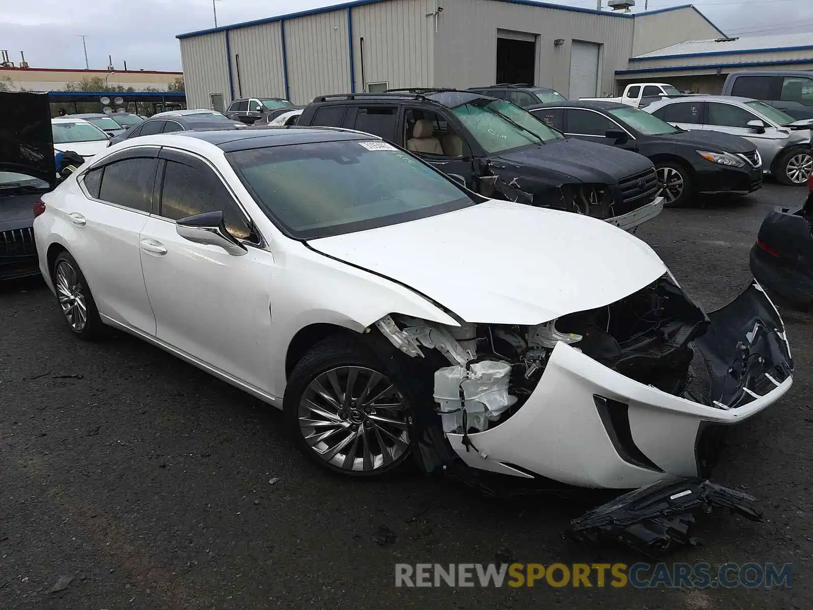 1 Photograph of a damaged car 58ABZ1B12KU043314 LEXUS ES350 2019