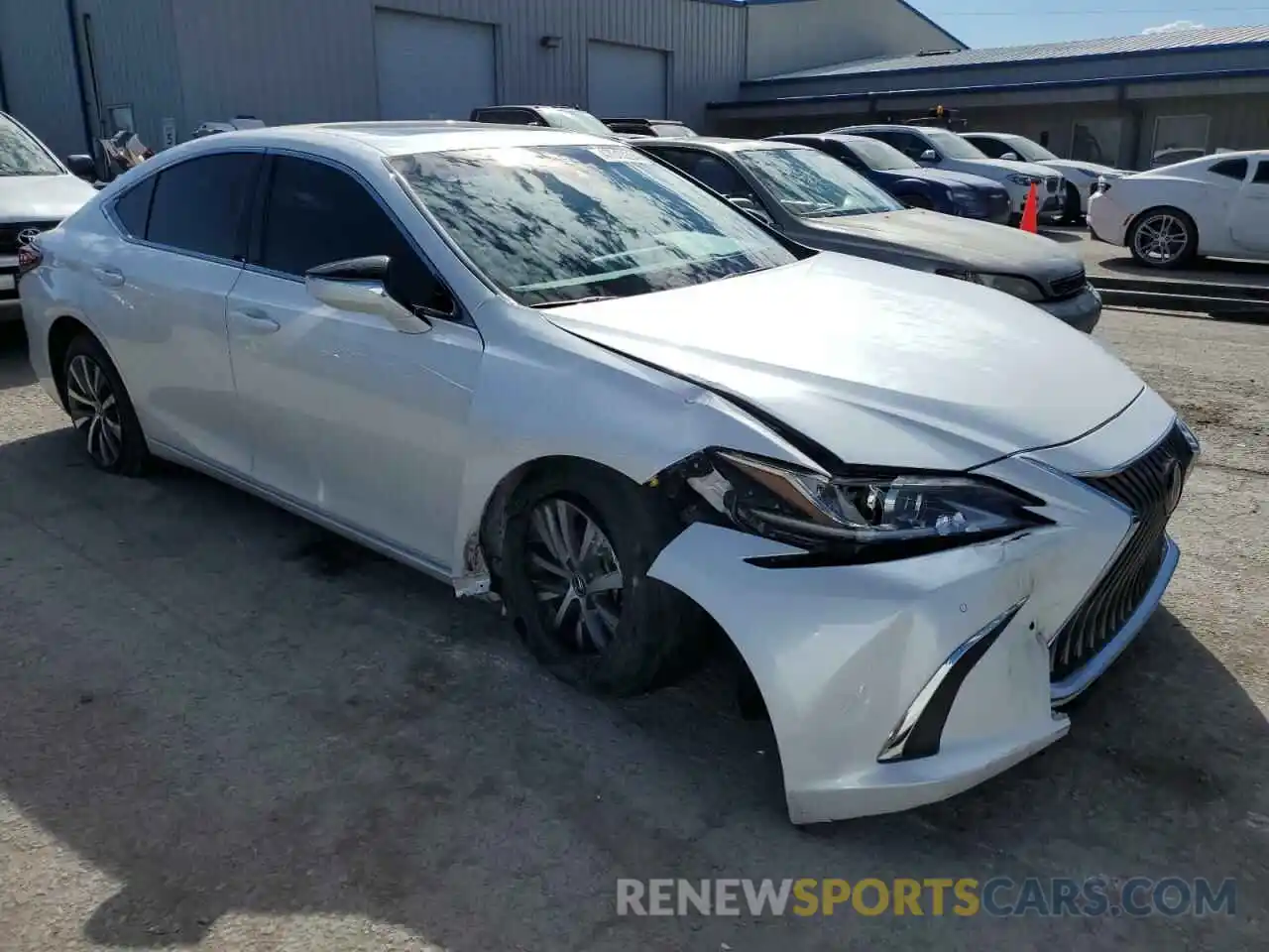 4 Photograph of a damaged car 58ABZ1B12KU043586 LEXUS ES350 2019