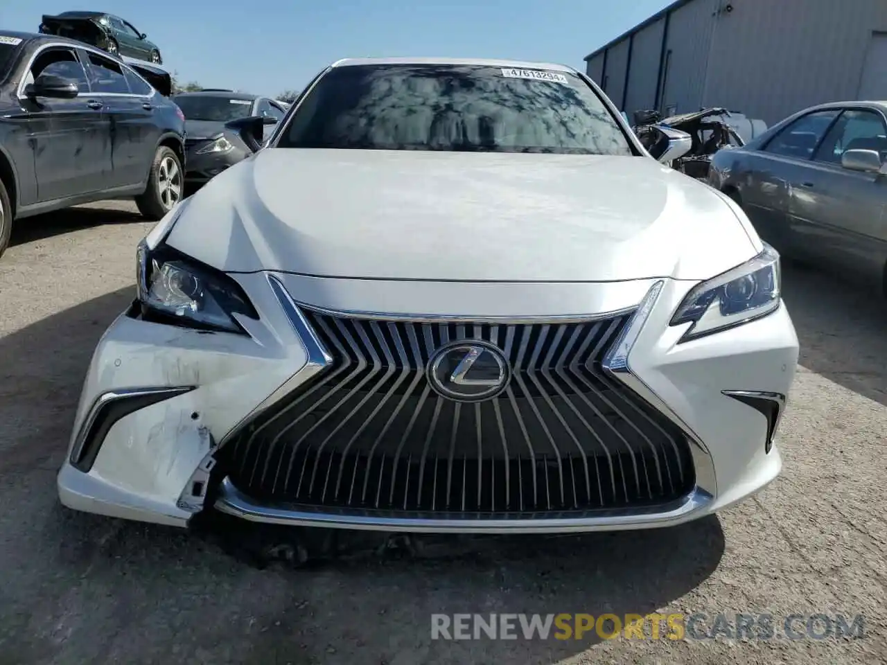 5 Photograph of a damaged car 58ABZ1B12KU043586 LEXUS ES350 2019