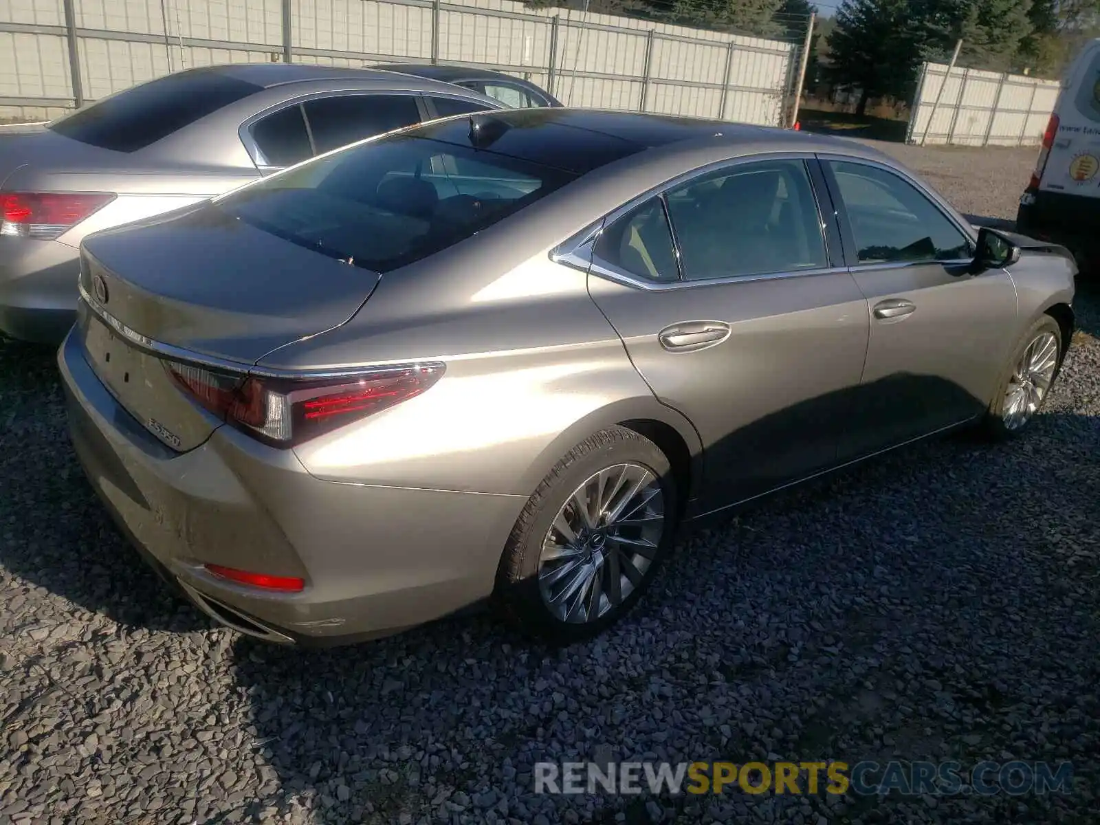 4 Photograph of a damaged car 58ABZ1B12KU049095 LEXUS ES350 2019