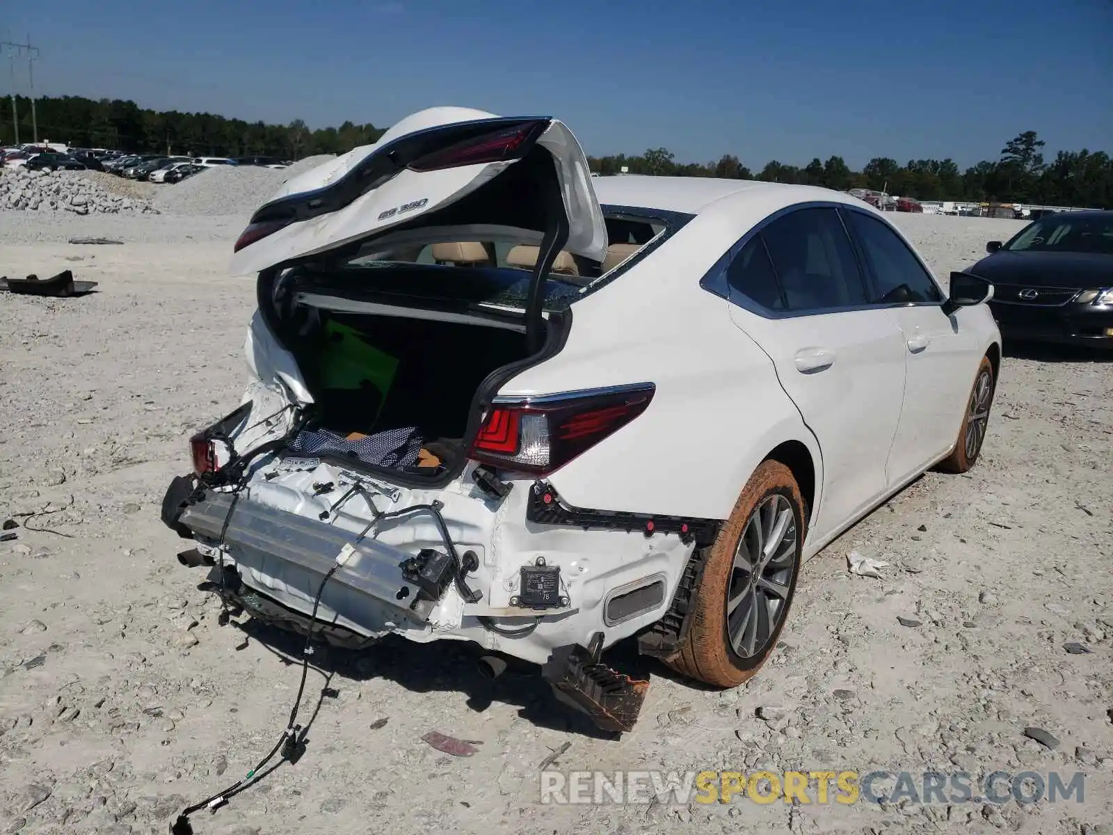 4 Photograph of a damaged car 58ABZ1B12KU050375 LEXUS ES350 2019