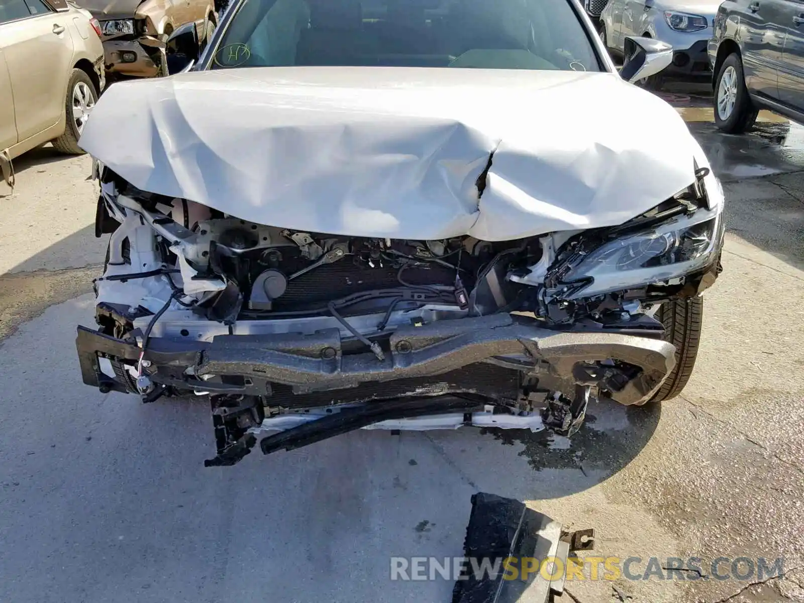 9 Photograph of a damaged car 58ABZ1B13KU004179 LEXUS ES350 2019