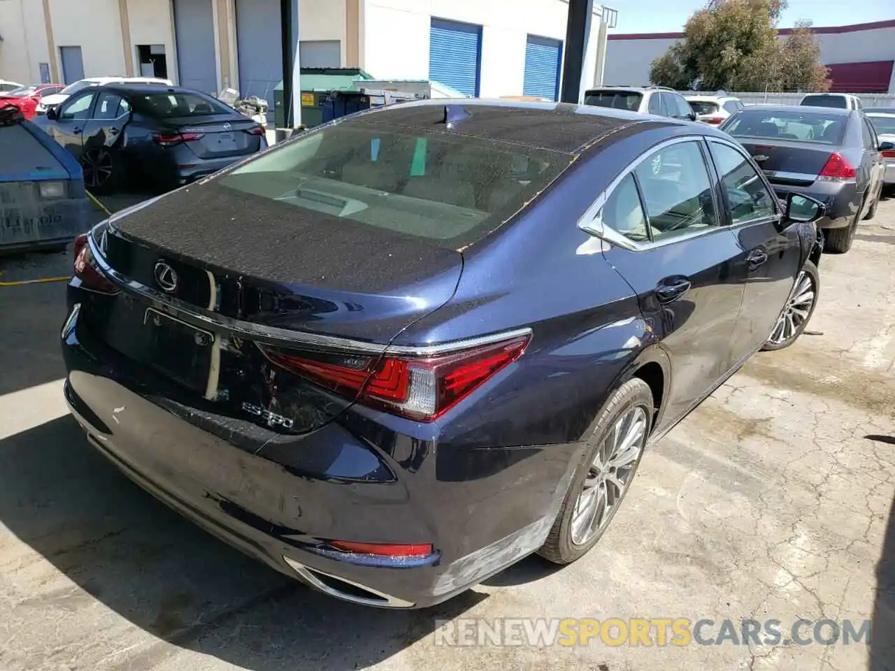 4 Photograph of a damaged car 58ABZ1B13KU012556 LEXUS ES350 2019