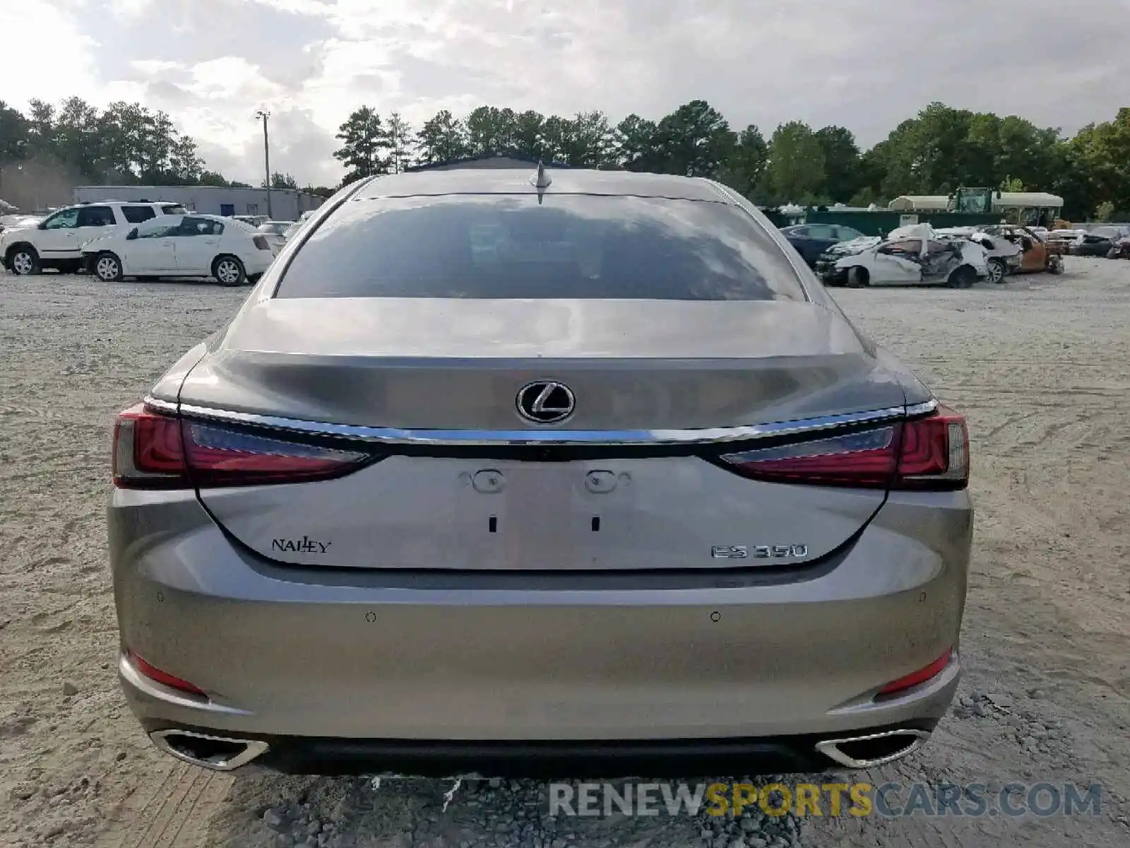 9 Photograph of a damaged car 58ABZ1B13KU014081 LEXUS ES350 2019