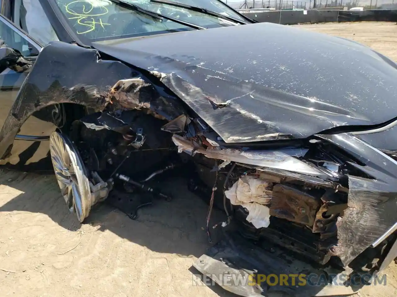 9 Photograph of a damaged car 58ABZ1B13KU015781 LEXUS ES350 2019