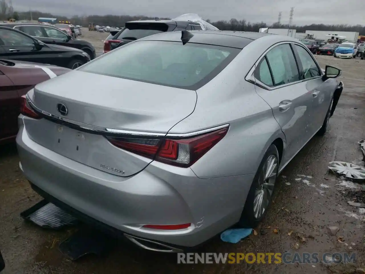 4 Photograph of a damaged car 58ABZ1B13KU015974 LEXUS ES350 2019