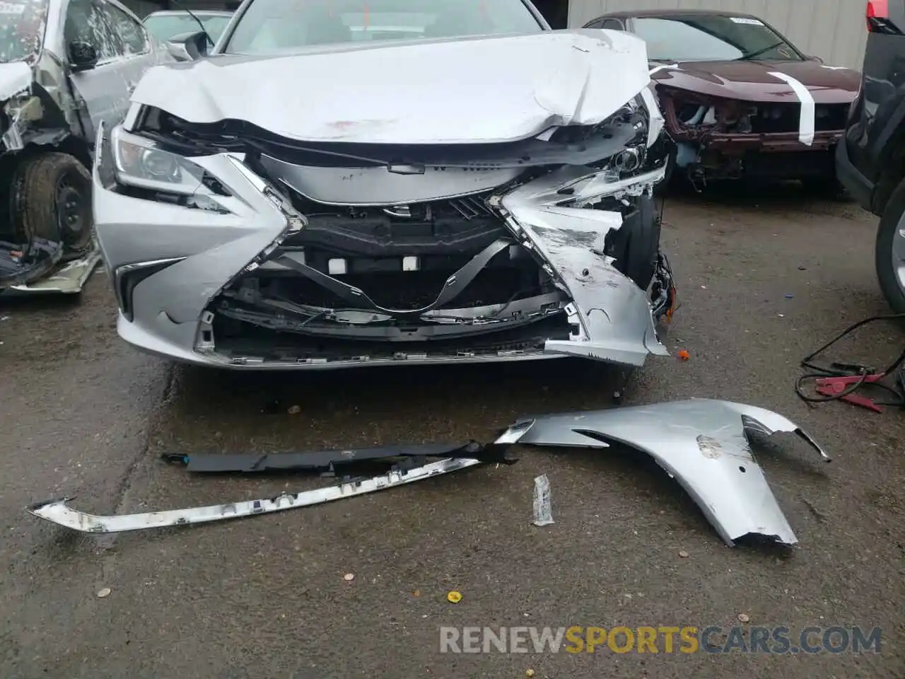 9 Photograph of a damaged car 58ABZ1B13KU015974 LEXUS ES350 2019