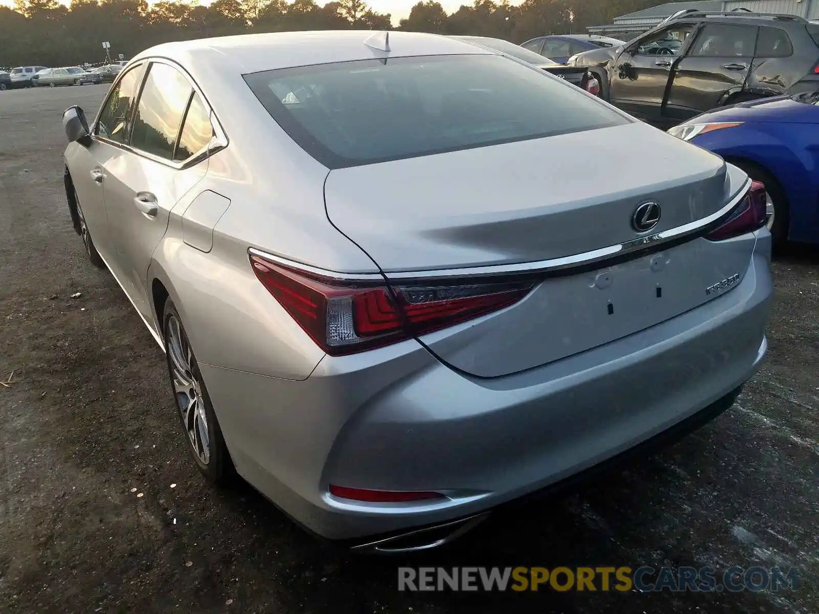 3 Photograph of a damaged car 58ABZ1B13KU018177 LEXUS ES350 2019