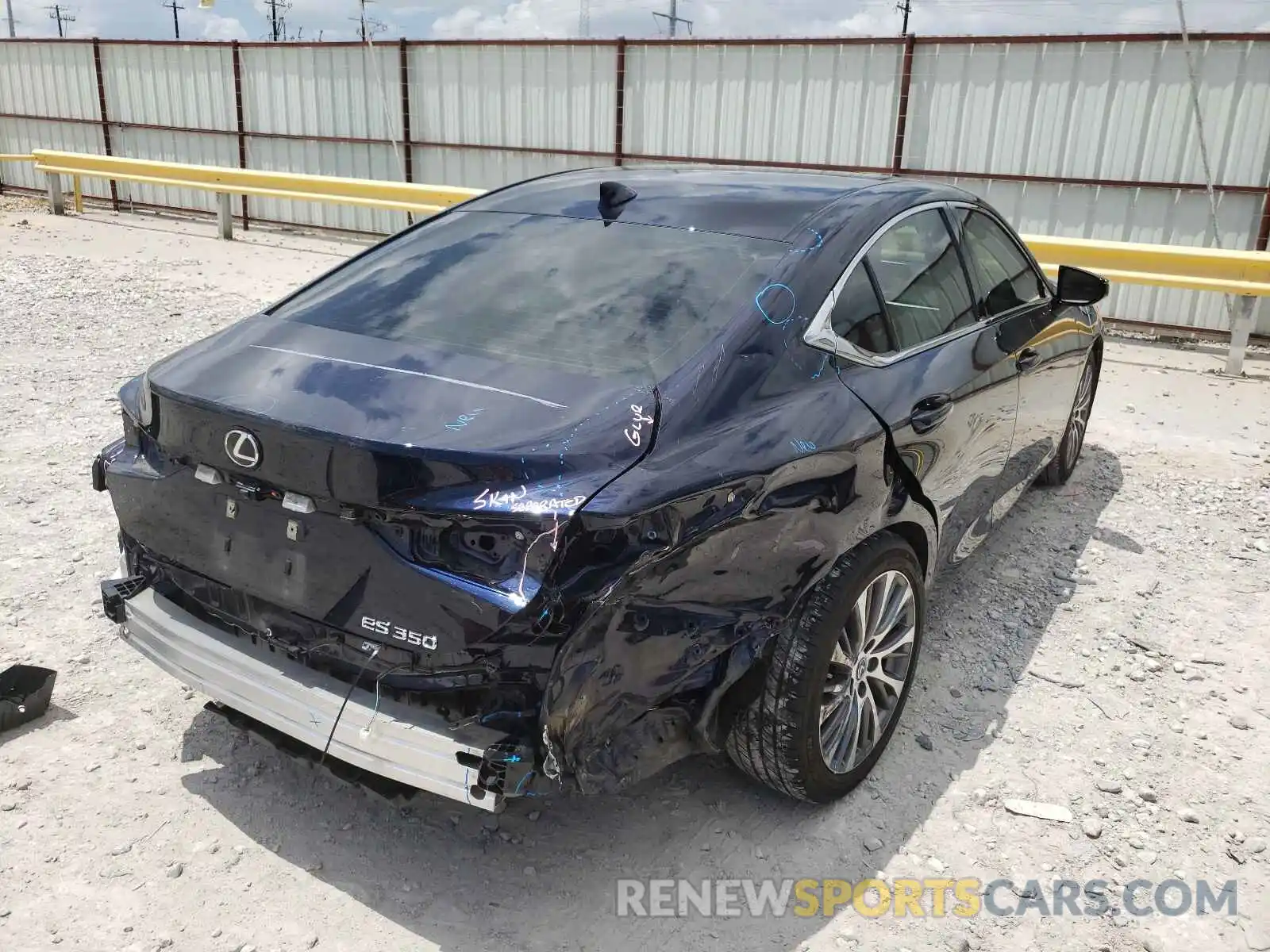 4 Photograph of a damaged car 58ABZ1B13KU018454 LEXUS ES350 2019