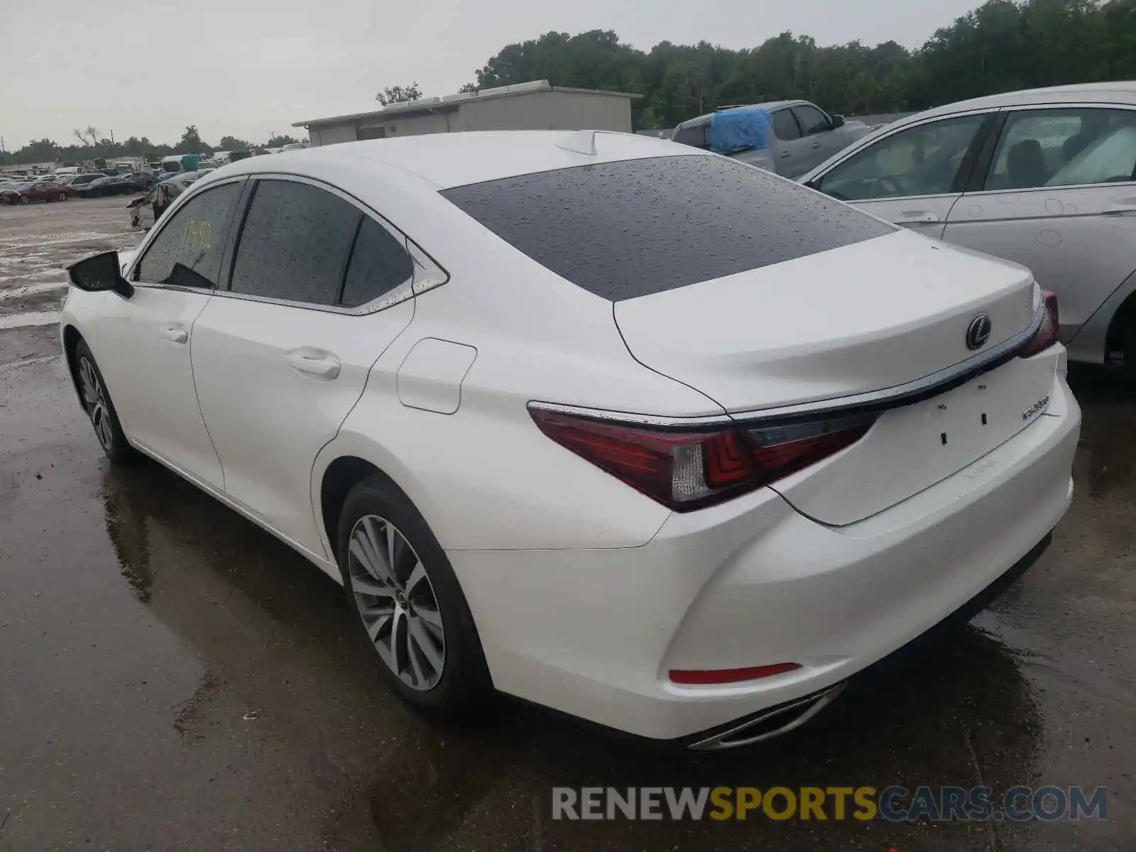 3 Photograph of a damaged car 58ABZ1B13KU024416 LEXUS ES350 2019