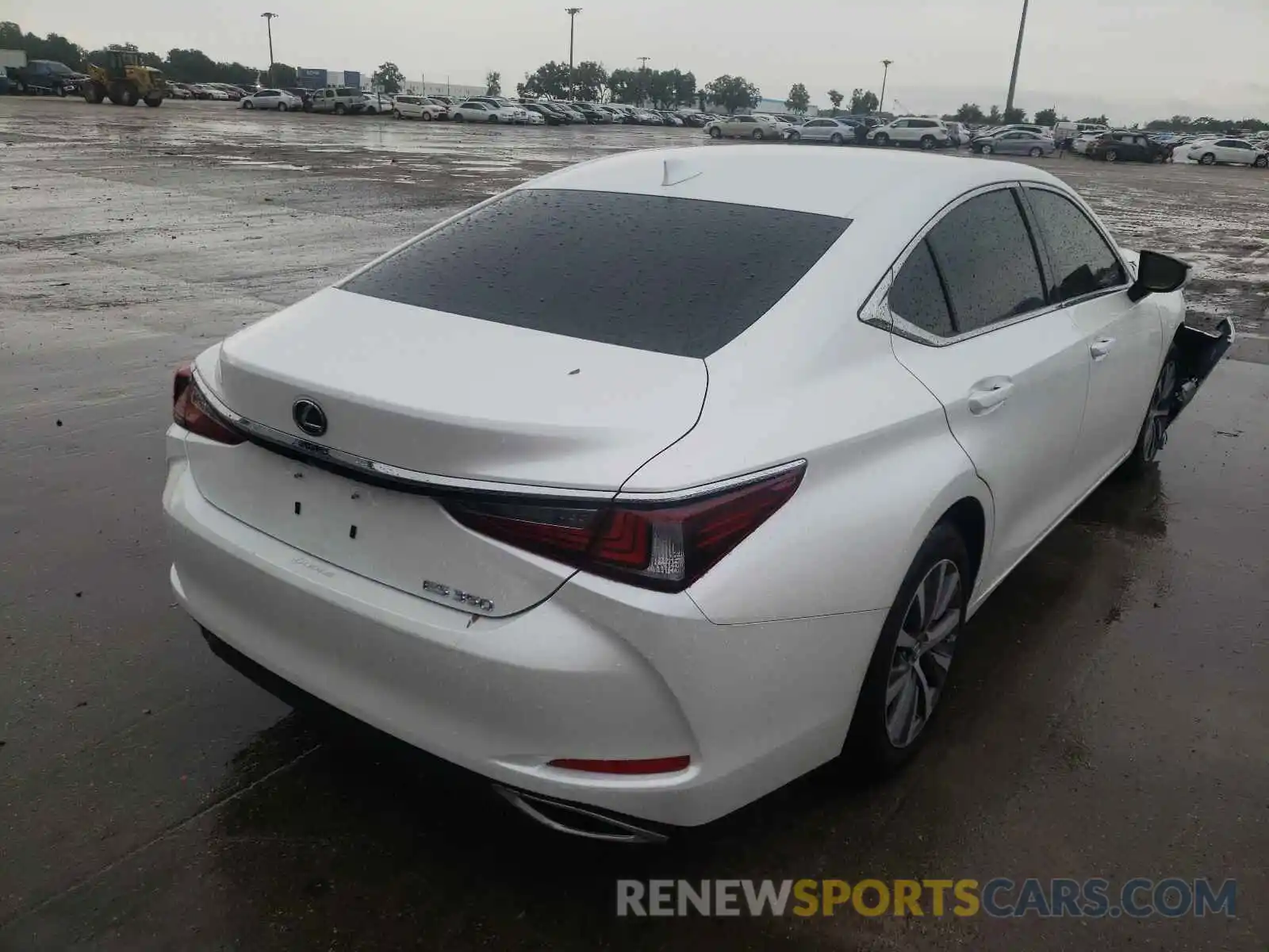 4 Photograph of a damaged car 58ABZ1B13KU024416 LEXUS ES350 2019