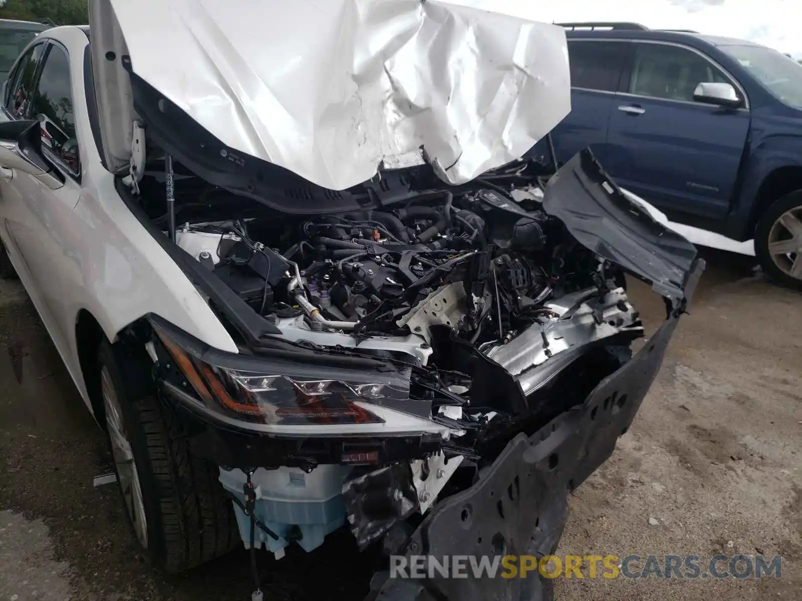 9 Photograph of a damaged car 58ABZ1B13KU025159 LEXUS ES350 2019